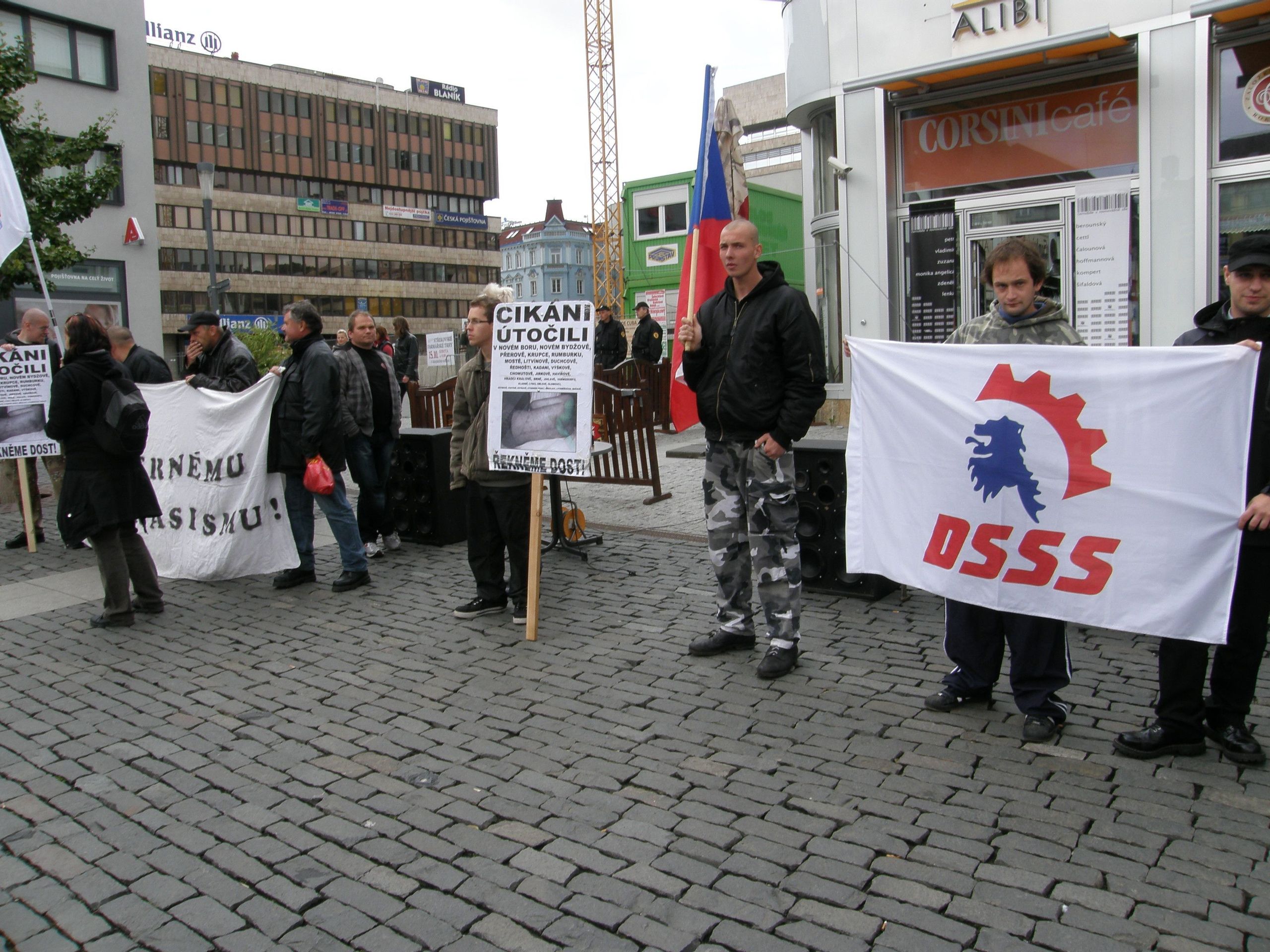Demonstrace proti romské kriminalitě - 13 - GALERIE: Demonstrace proti romské kriminalitě (13/15)