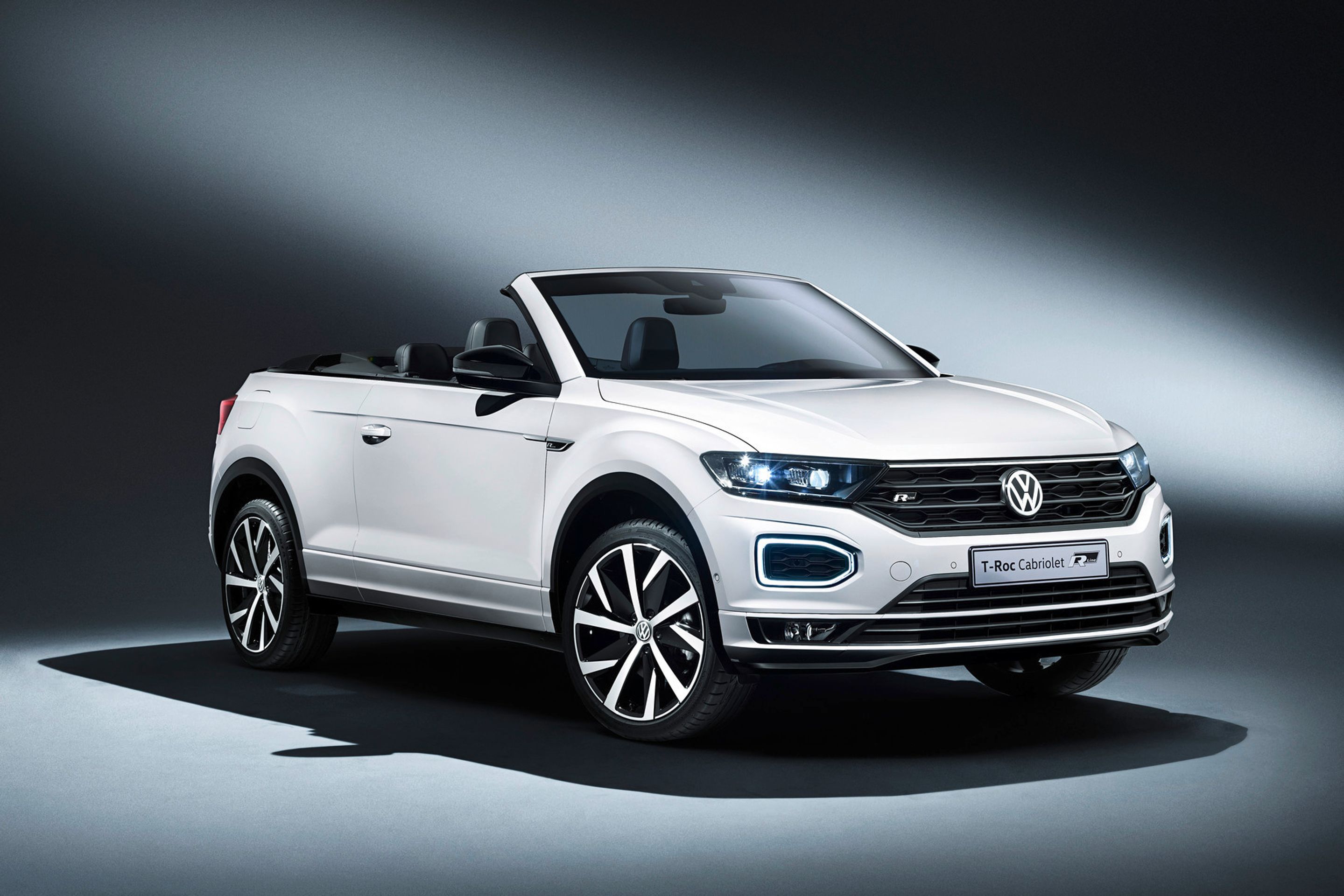 Nový T-Roc Cabriolet - 37 - Fotogalerie: Crossover VW T-Roc přijde o střechu (6/16)