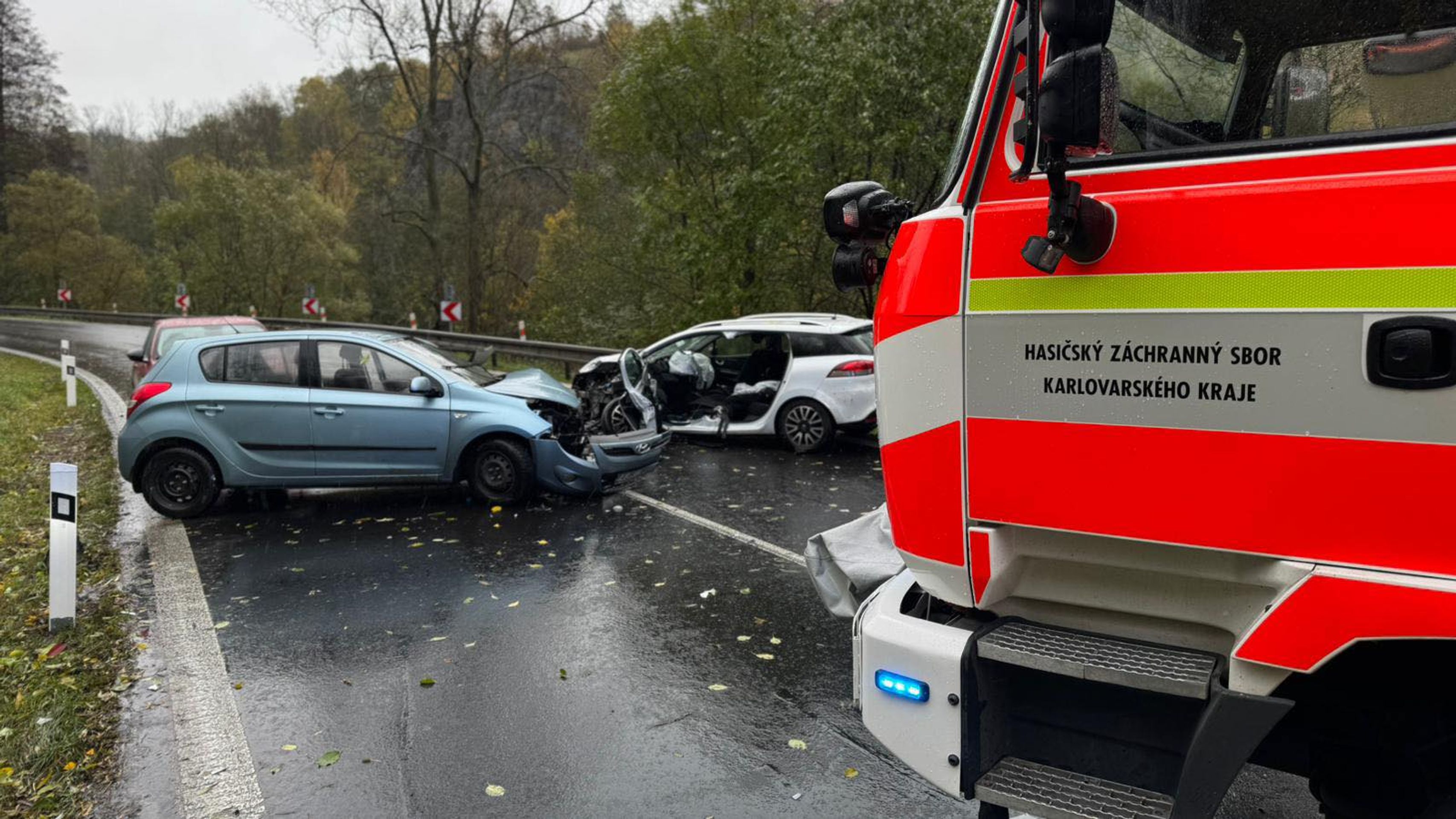 Vážná nehoda na Karlovarsku - Vážná nehoda na Karlovarsku (2/3)