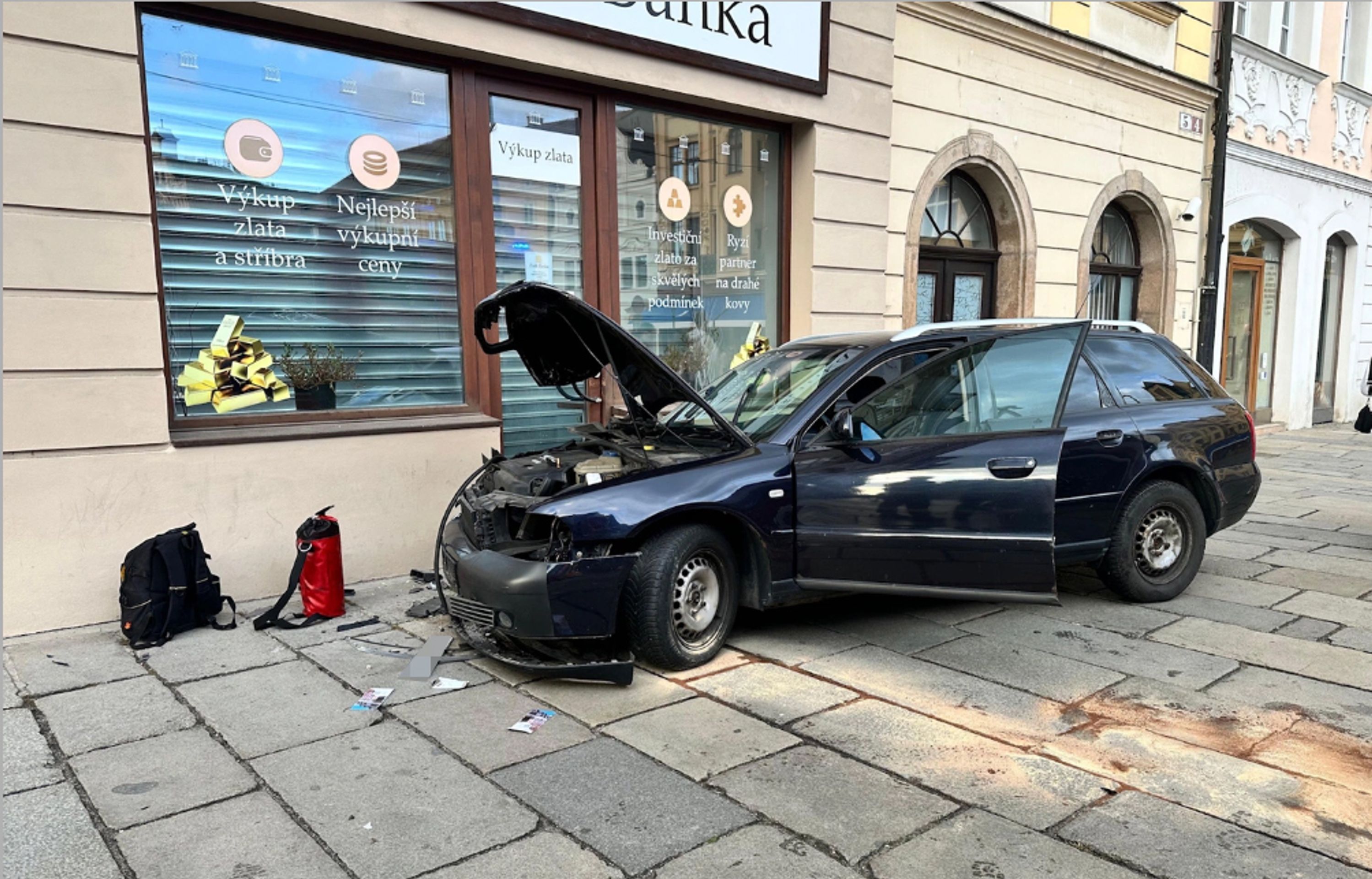 Dopravní nehoda v Plzni (2) - Dopravní nehoda v Plzni (2/5)