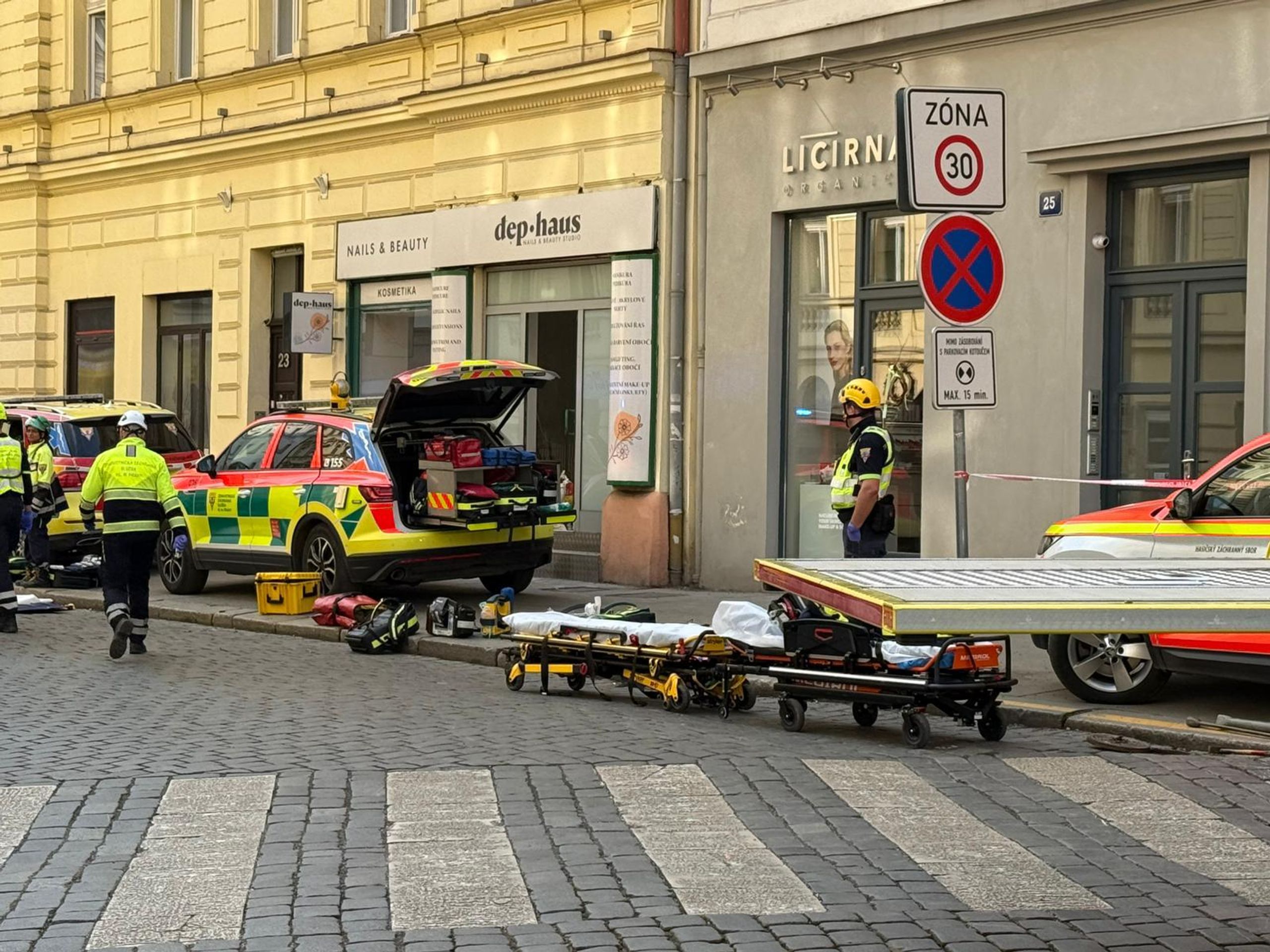 Požár plynového potrubí v Praze - Požár plynového potrubí v Praze (11/24)