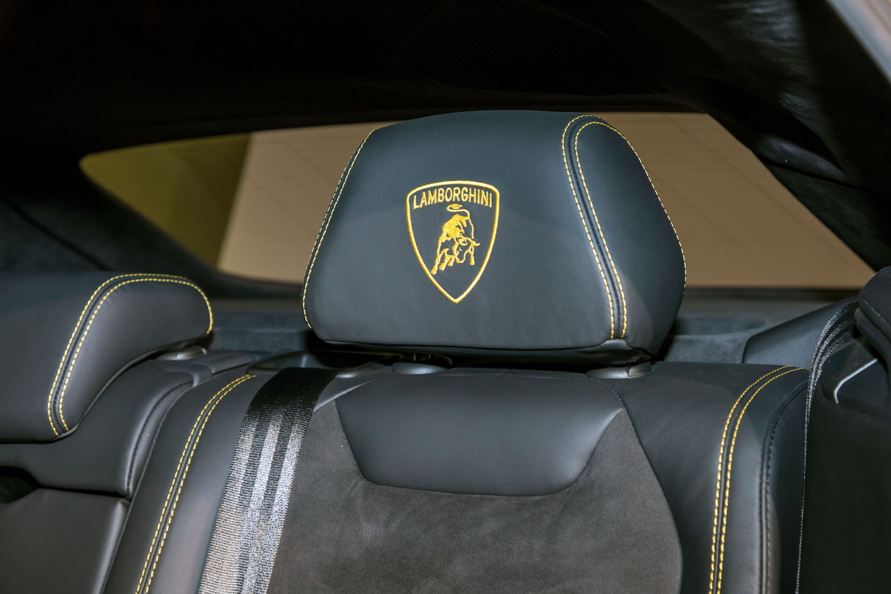 Lamborghini Urus - 27 - Fotogalerie: Nejdrsnější SUV Lamborghini Urus (24/30)
