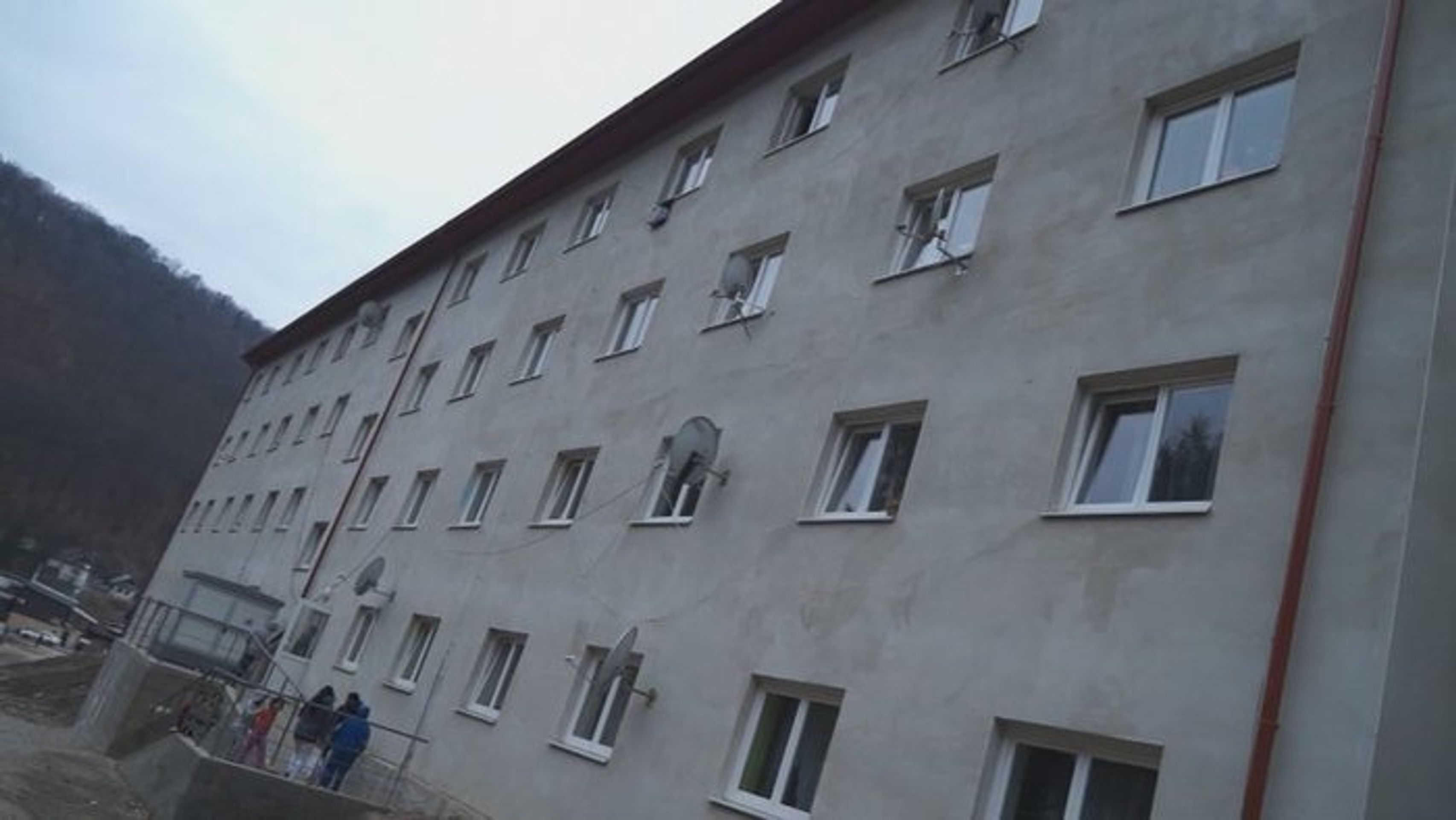 Romskou osadu přestěhovali do bytovky - 7 - GALERIE: Romskou osadu srovnali se zemí (3/9)