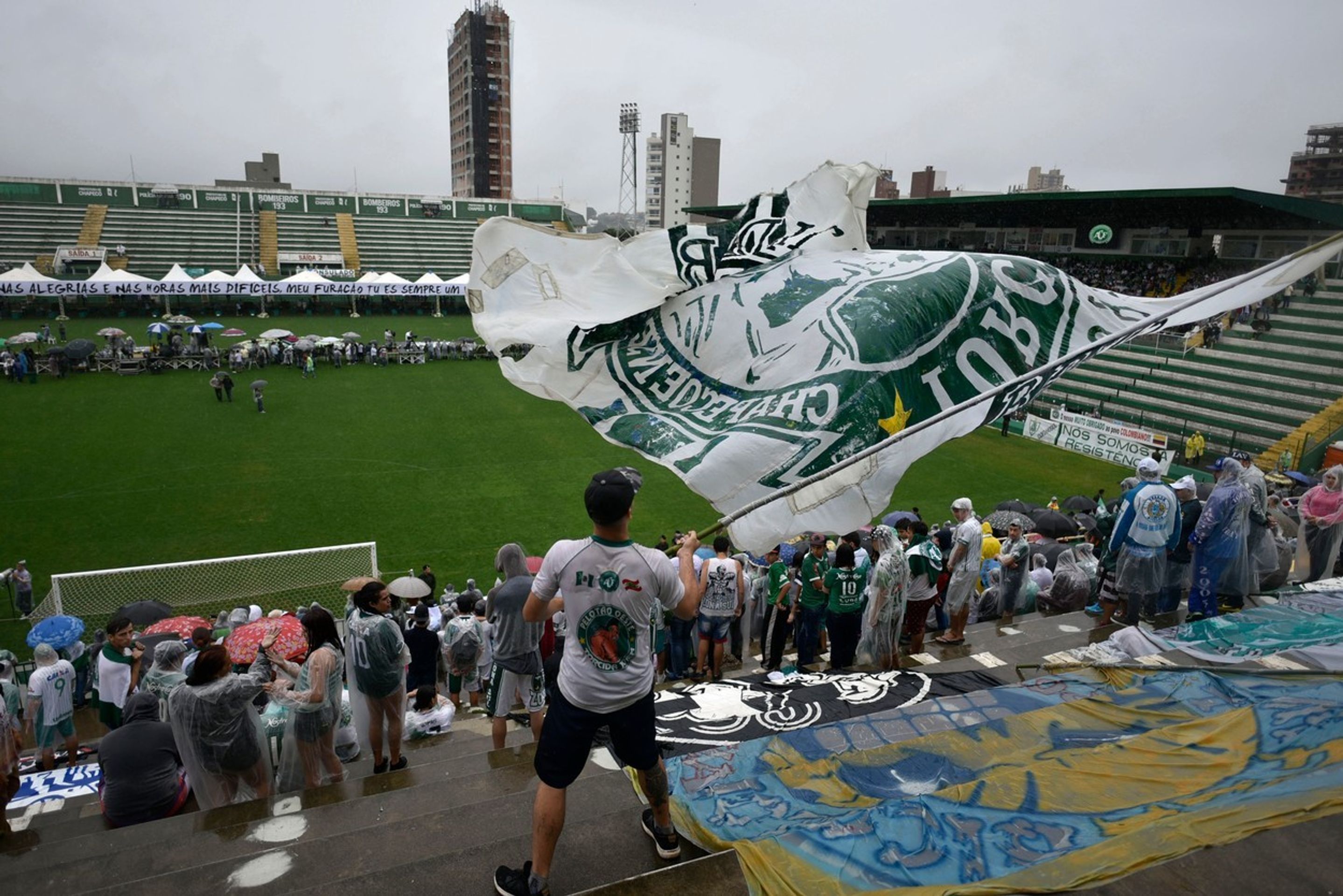 Loučení s brazilskými fotbalisty - 5 - GALERIE: Poslední rozloučení s brazilskými fotbalisty (4/8)