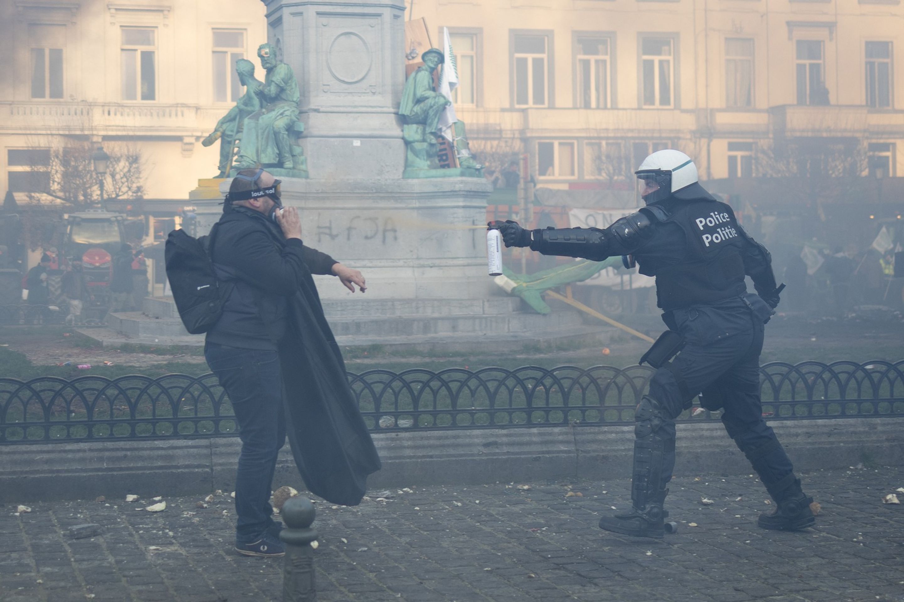 Protesty zemědělců v Bruselu - Protesty zemědělců v Bruselu (8/15)