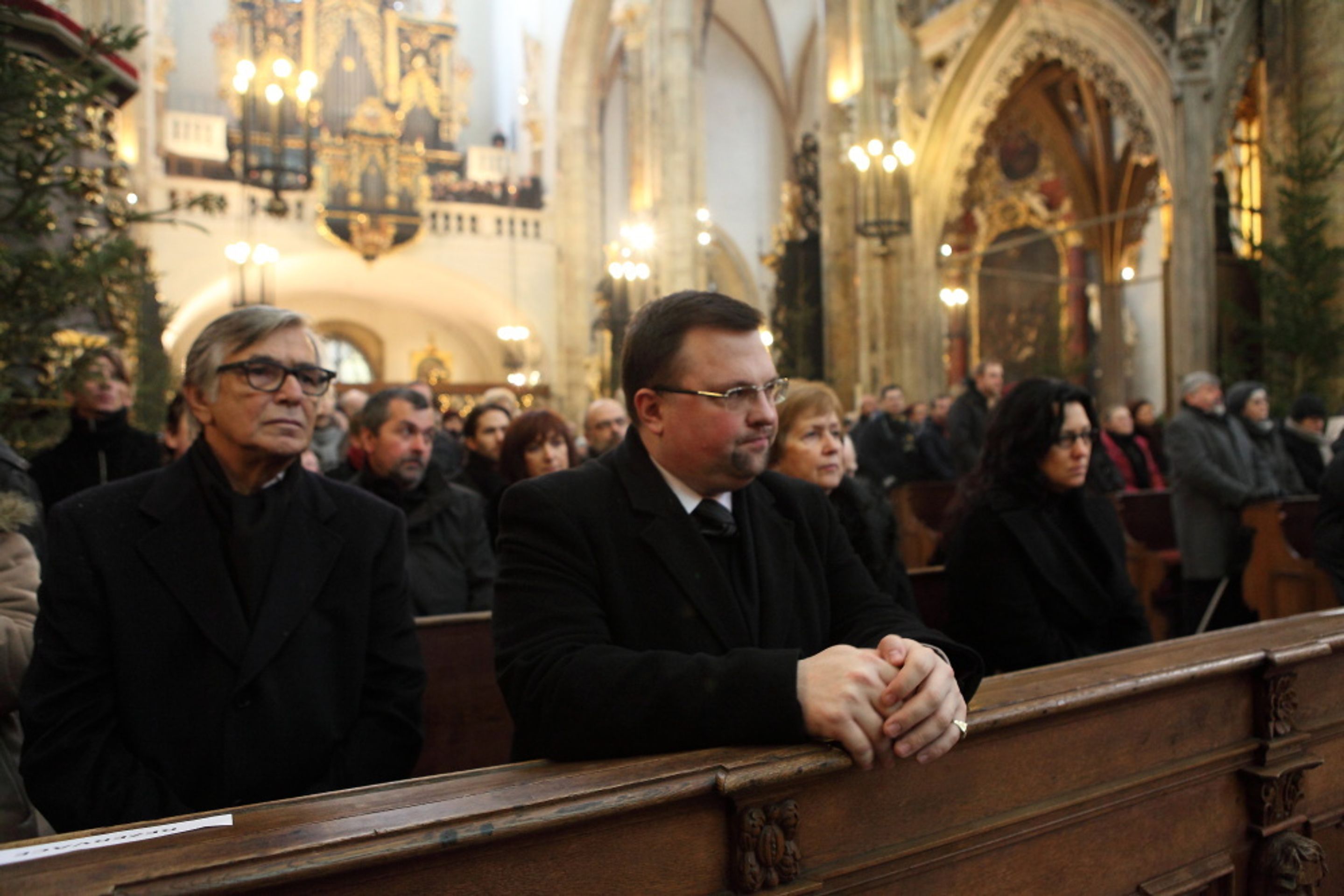 Zádušní mše za Jiřinu Jiráskovou - GALERIE: Zádušní mše za Jiřinu Jiráskovou (11/18)