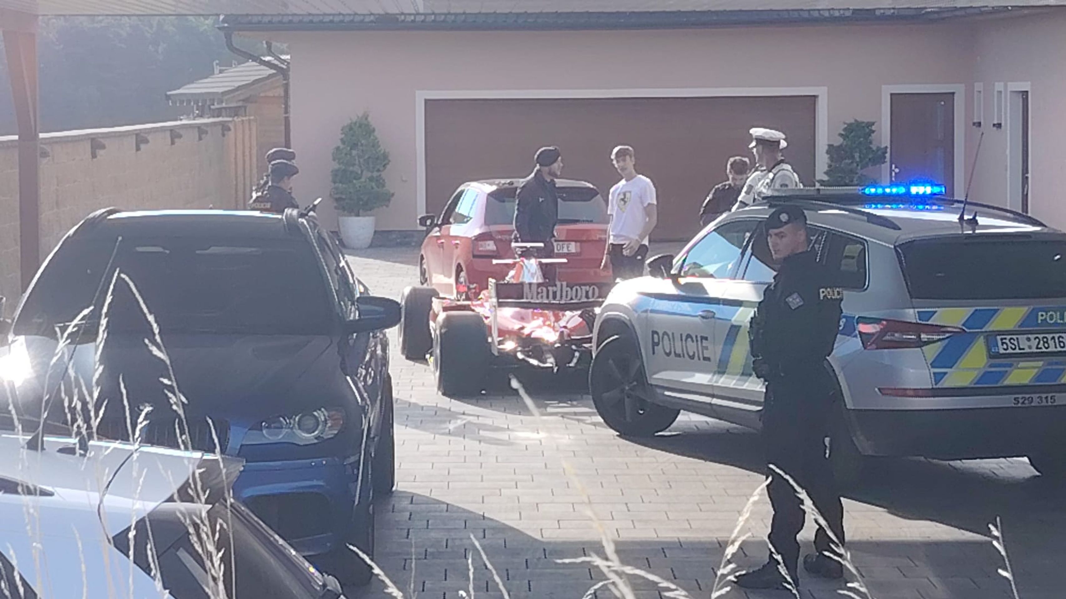 Policie chytla formuli z dálnice D4 (7. 9. 2025) - Policie chytla formuli z dálnice D4 (7. 9. 2025) (4/6)