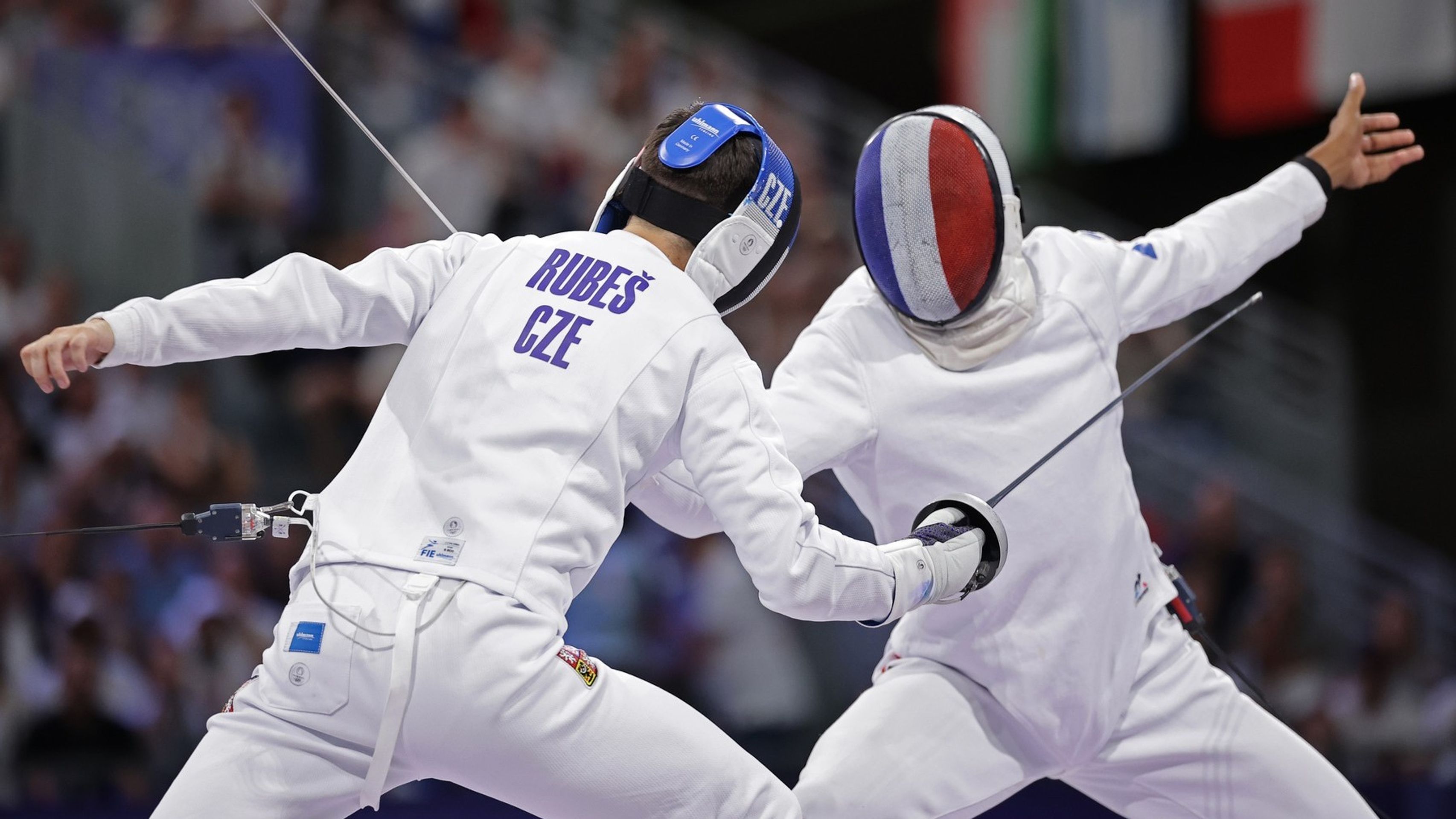 Český kordista Martin Rubeš a Yannick Borel z Francie - Čeští kordisté získali na OH v Paříži bronz (6/6)