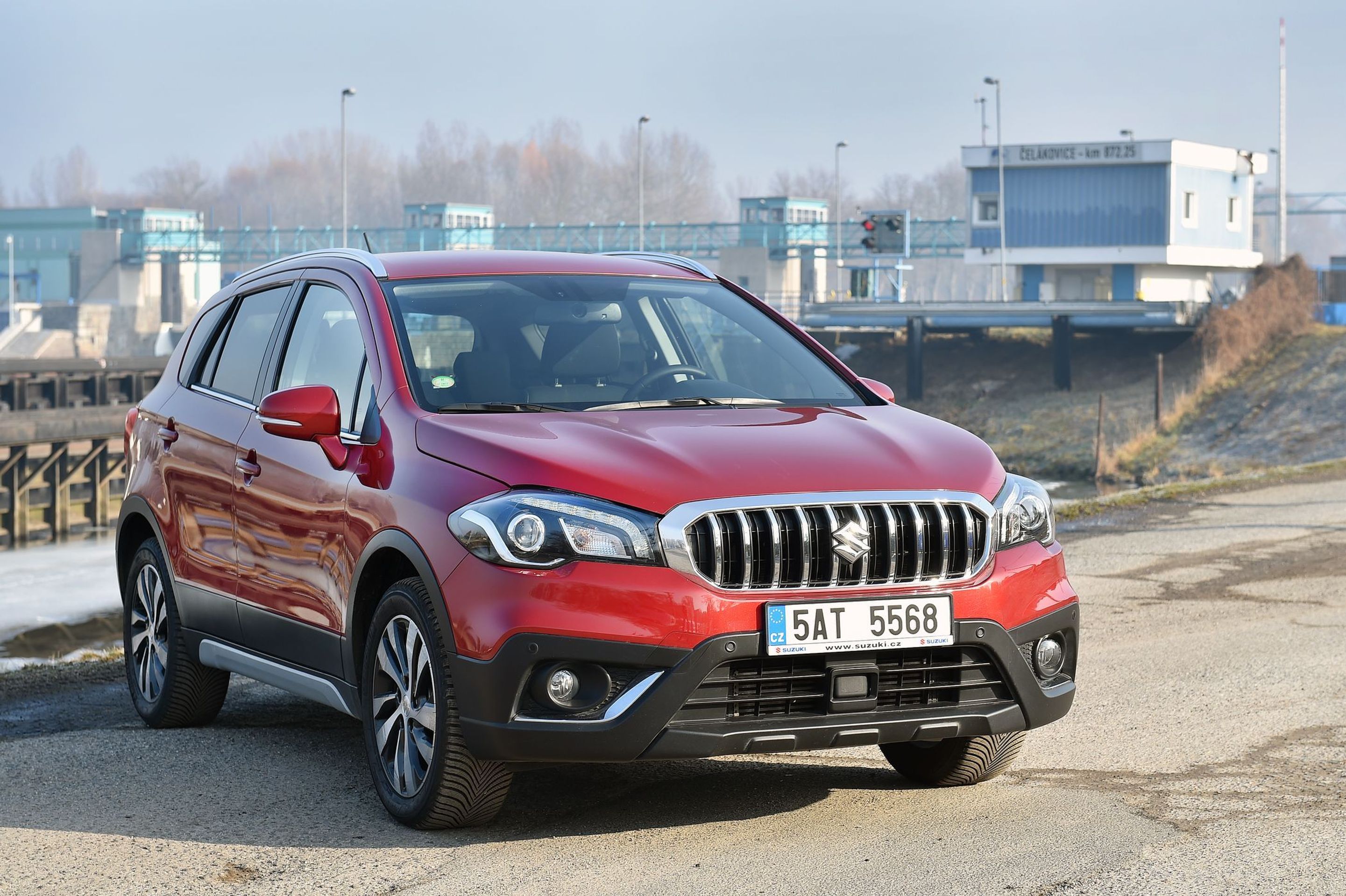 Suzuki úspěšné nakopl nový S-Cross s 1031 prodanými kusy. Dařilo se i nové generaci Ignisu a Swiftu. - Fotogalerie: Skokani roku 2018 (11/15)