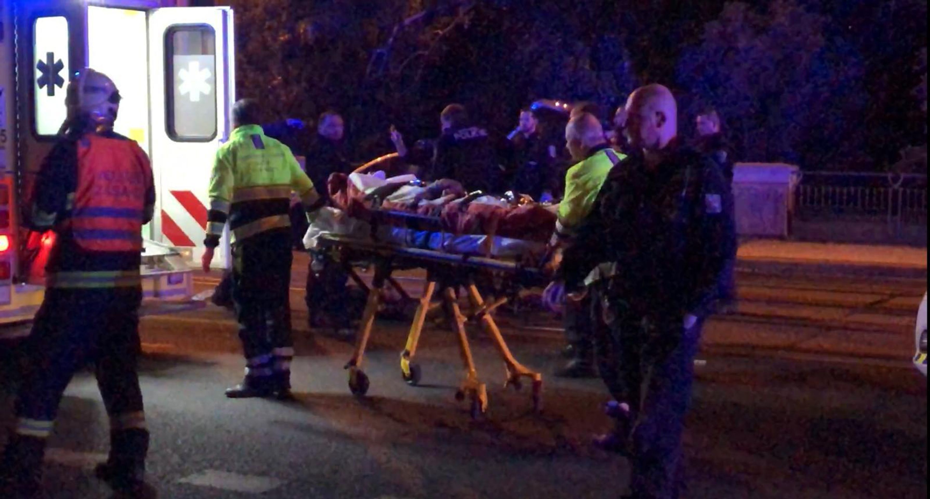 Policejní honička skončila nehodou na Bubenském nábřeží - 7 - GALERIE: Honička skončila nehodou na Bubenském nábřeží (3/7)
