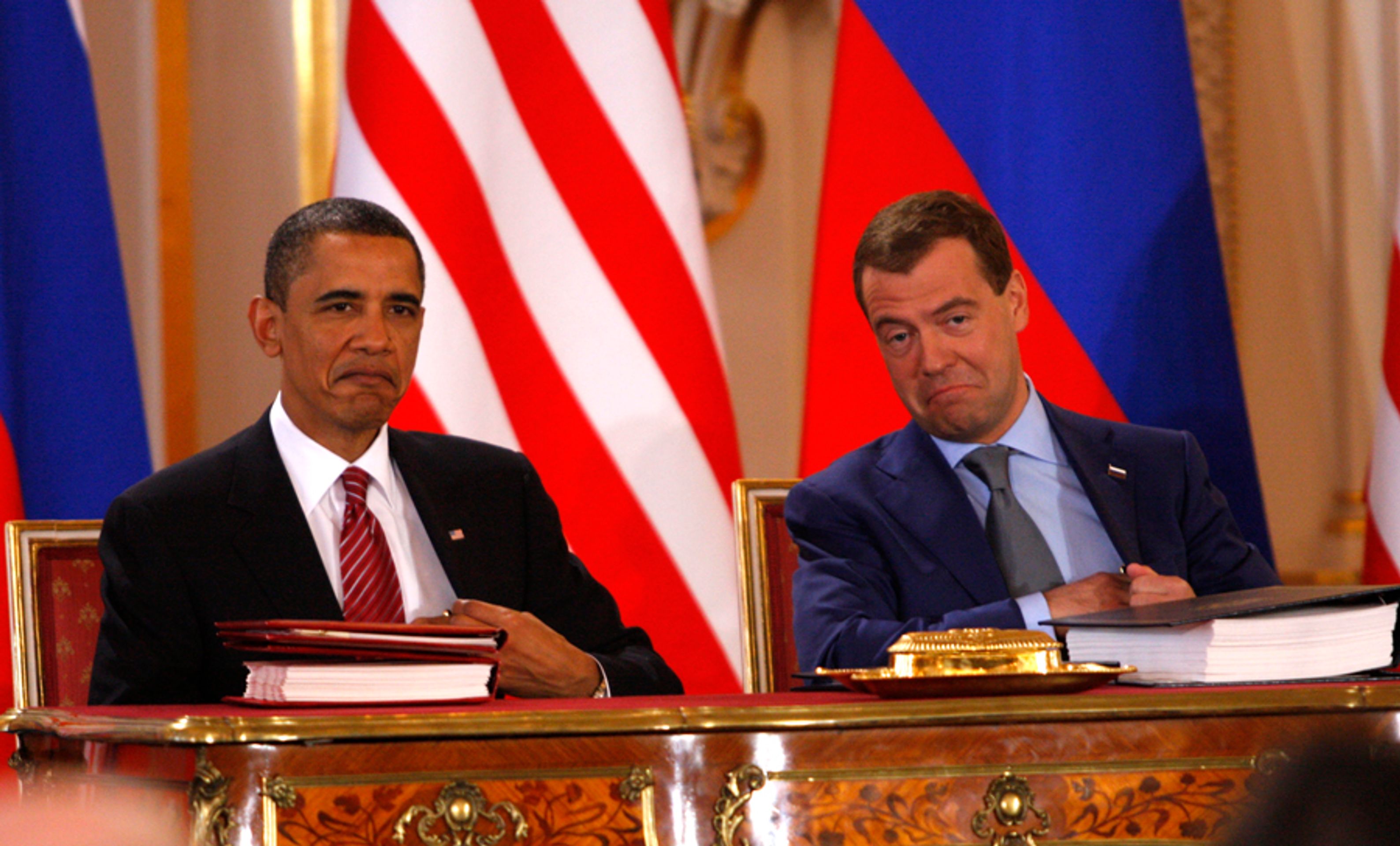 Obama a Medveděv-13 - GALERIE: Obama a Medveděv podepisují smlouvu o odzbrojení (18/26)