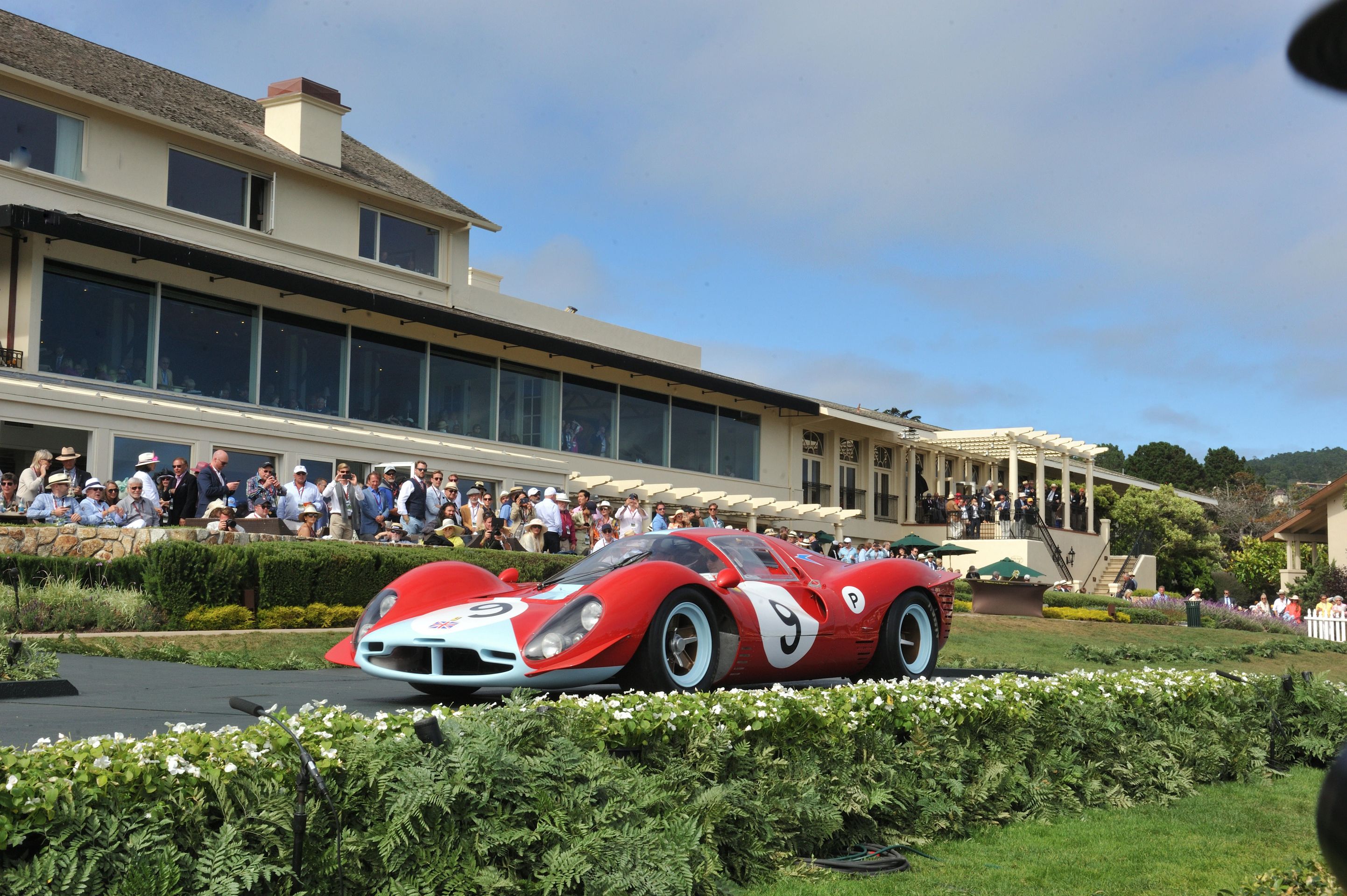 Vzácné Ferrari 412P z roku 1967 - Jeden z nejvzácnějších závodních vozů jde do dražby (17/18)