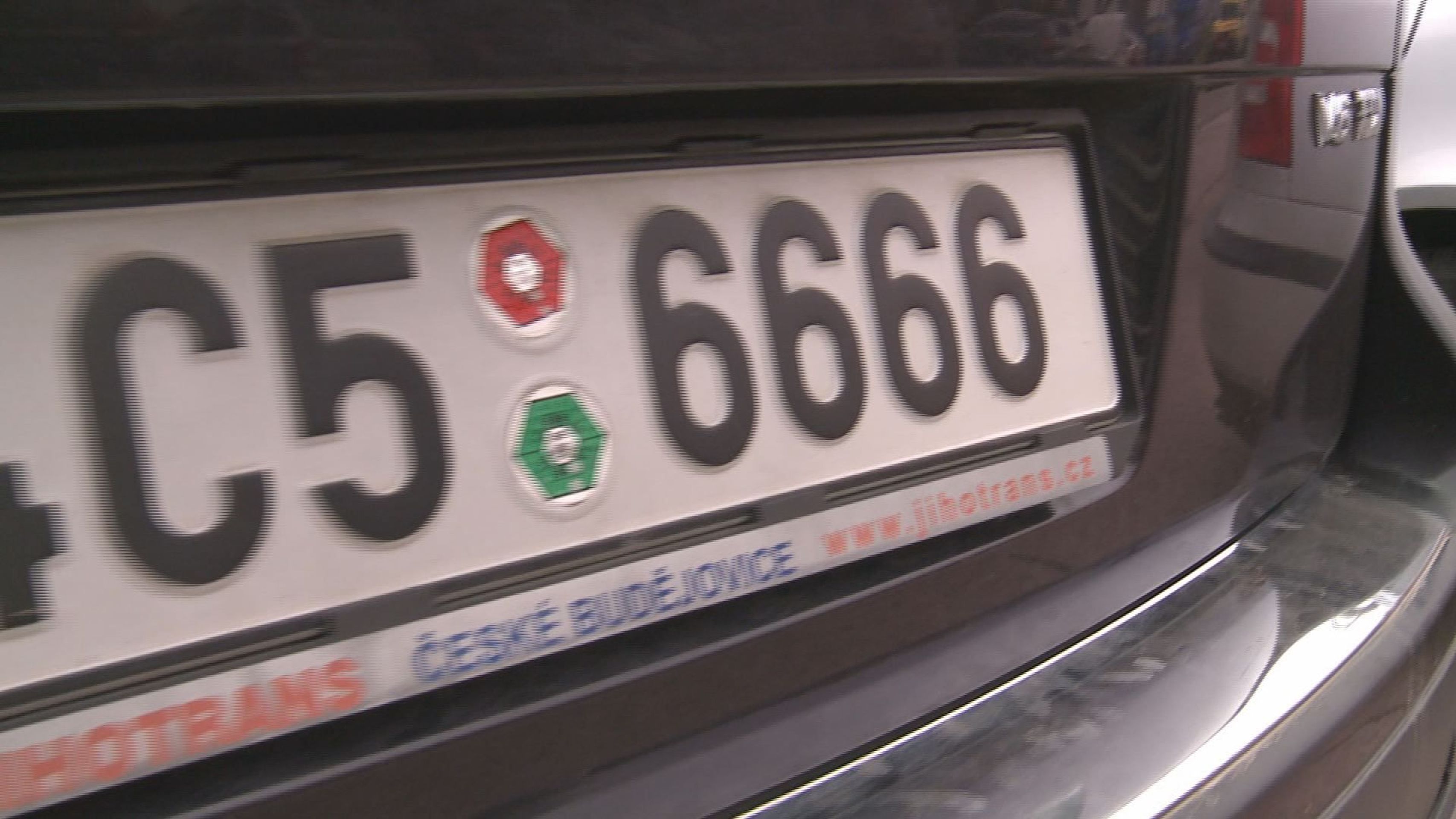 Značky aut na kongresu ODS - 16 - Podívejte se, jaké značky byly na sjezdu ODS (4/14)