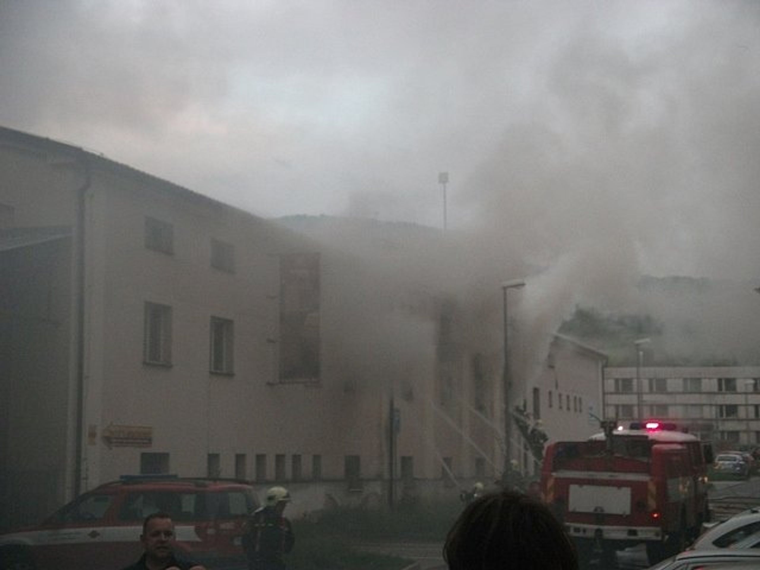 Požár Děčín - GALERIE: Obrovský požár v Děčíně, evakuováno 200 lidí (5/6)