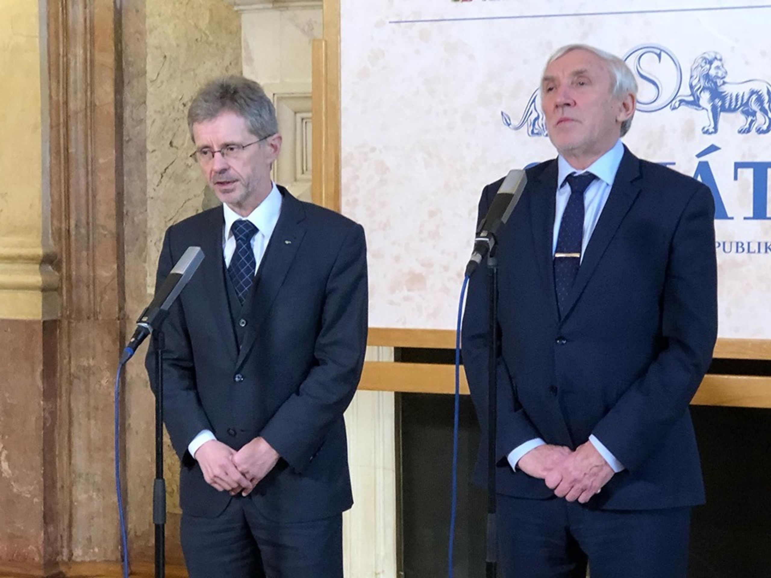 Senát prozradí, co se bude dít po úmrtí Jaroslava Kubery - 1 - GALERIE: Senát prozradí, co se bude dít po úmrtí Jaroslava Kubery (1/12)