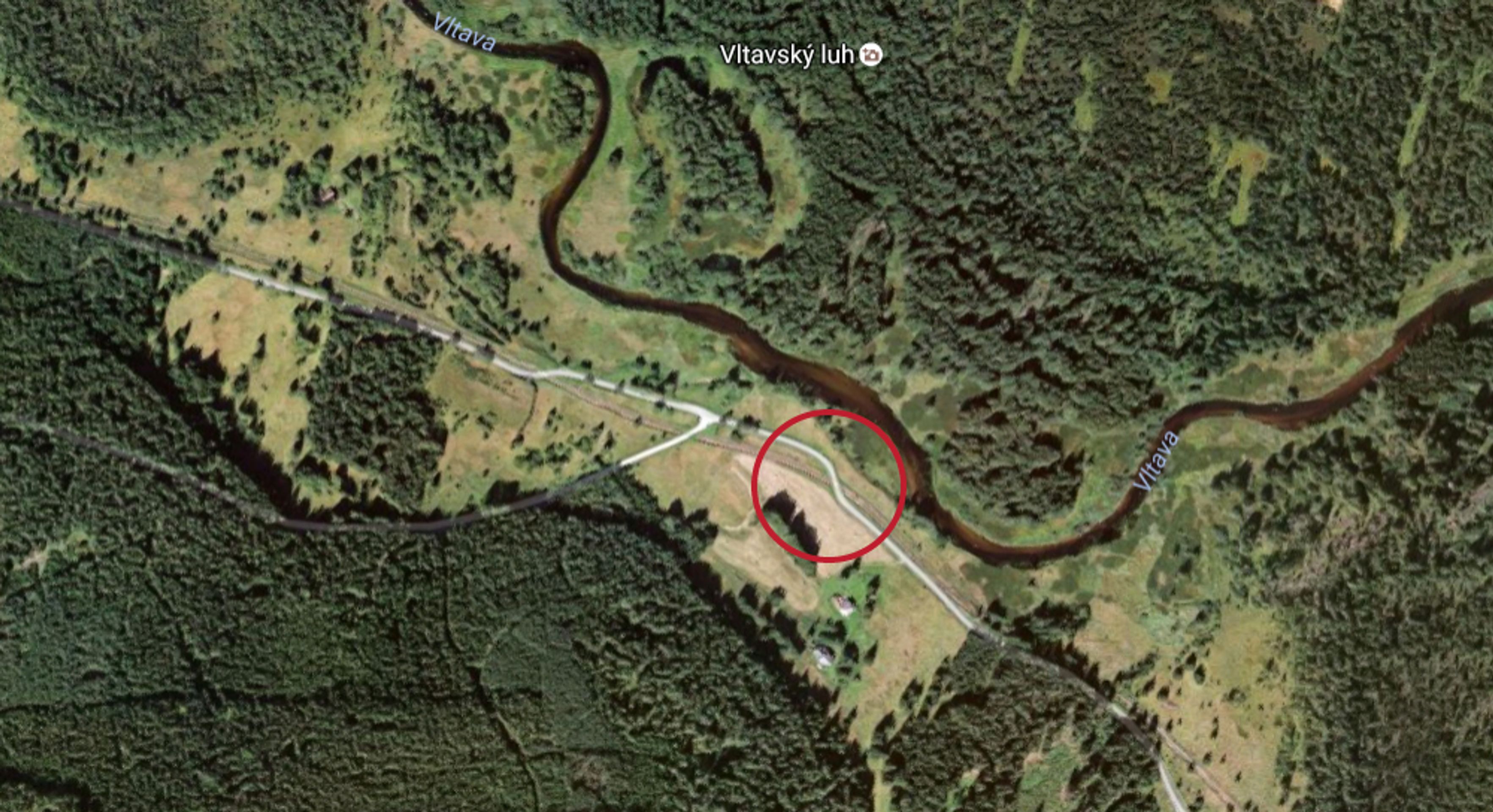 Nebezpečné přejezdy: P 1662, České Budějovice - Černý Kříž, Jihočeský kraj - přejezd bez světel, ŘEŠENÍ: se závorami. DŮVOD: Přejezdy zabezpečené výstražnými kříži, účelová komunikace Správy CHKO s frekvencí cyklistů, navrženo zrušení přejezdů - GALERIE: Nebezpečné přejezdy - Jihočeský kraj (12/18)
