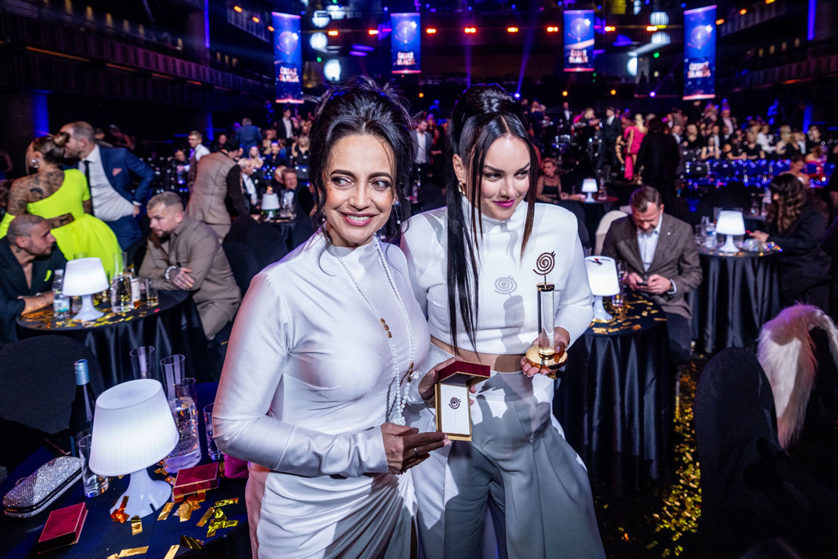 Lucie Bílá a Ewa Farna na Českém slavíkovi 2023 (4) - Český slavík 2023 - Lucie Bílá a Ewa Farna (7/10)