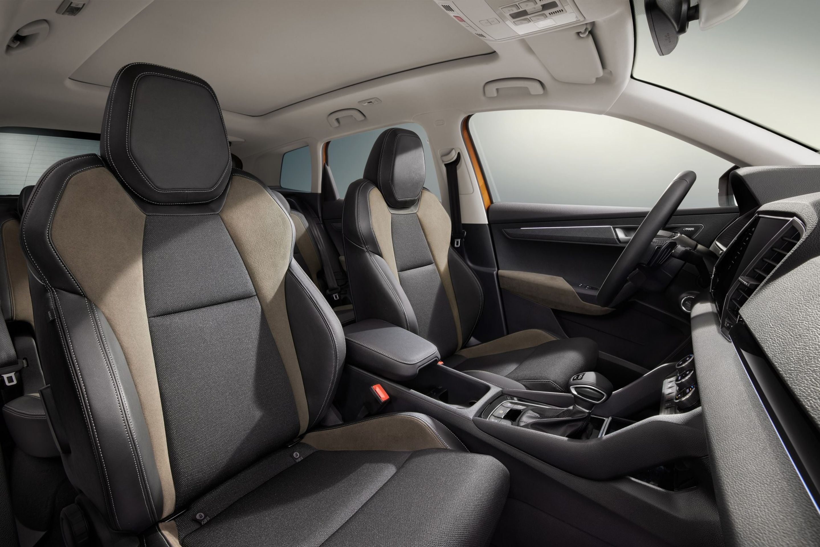 Modernizovaná Škoda Karoq - Modernizovaná Škoda Karoq a Karoq Sportline (9/32)