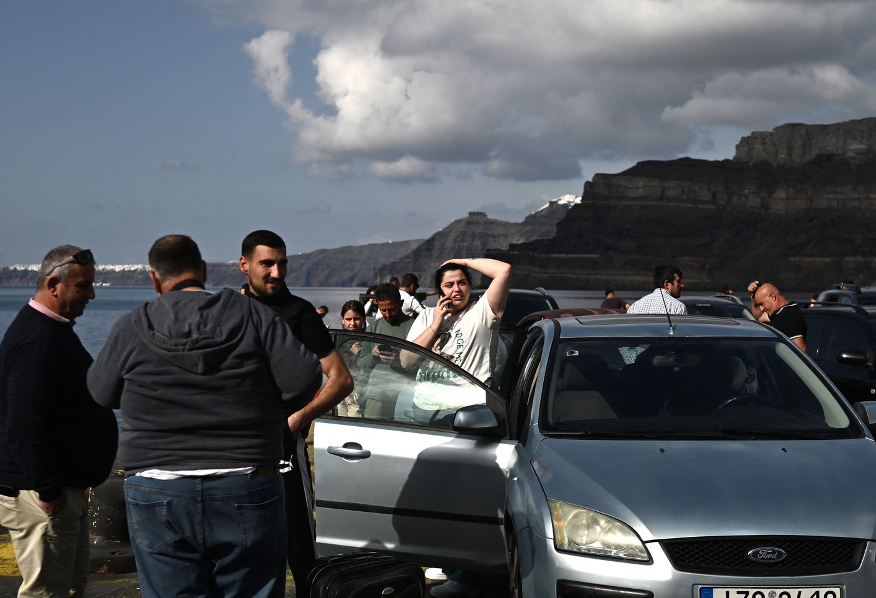 Lidé opouští ostrov Santorini, 3. 2. 2025 - Situace na ostrově Santorini (7/8)