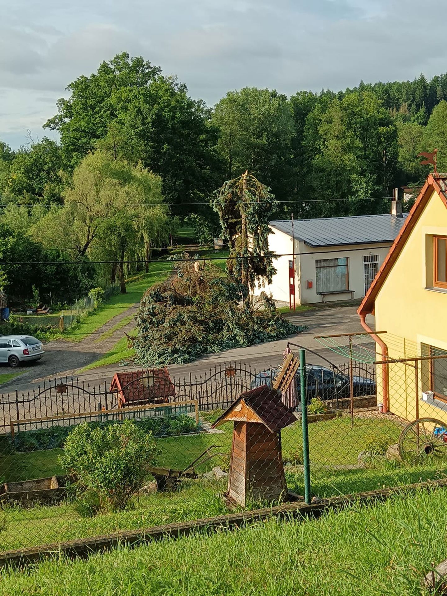 Sedlčany se vzpamatovávají z vichřice (24) - Sedlčany se vzpamatovávají z vichřice (16/38)