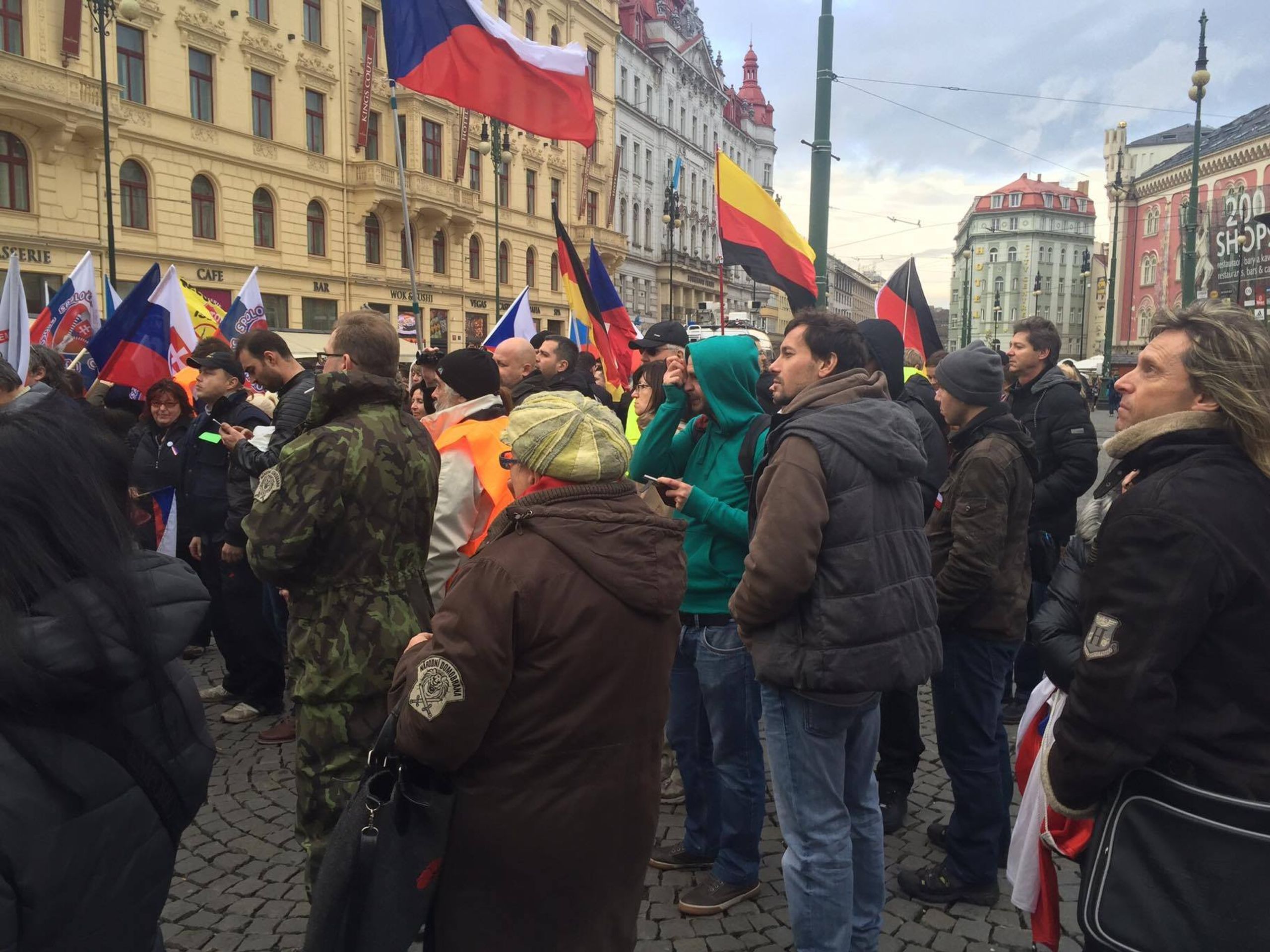 Oslavy 17. listopadu - shromáždění na náměstí Republiky - 5 - GALERIE: Oslavy 17. listopadu v Praze (11/15)