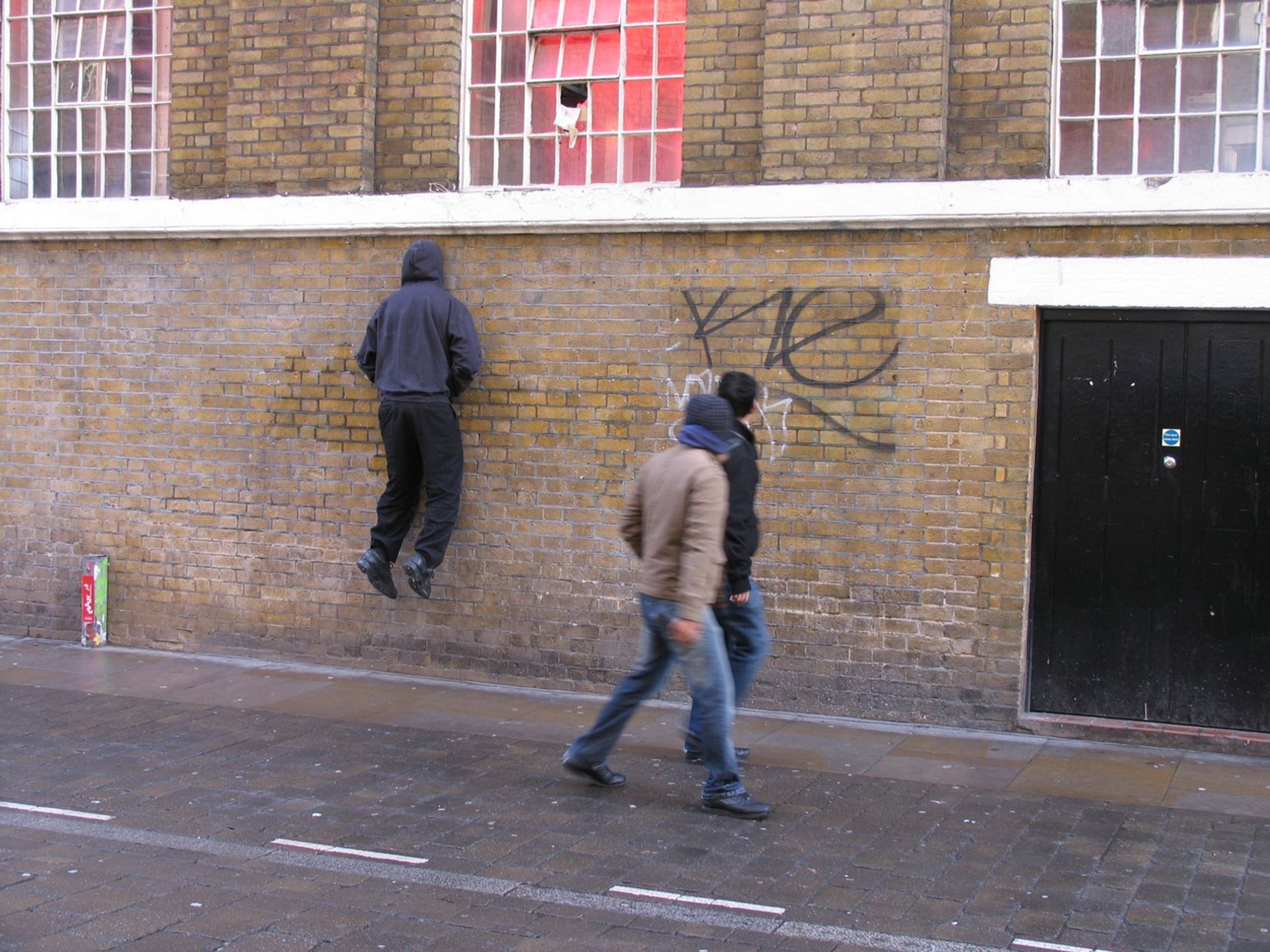 Mark Jenkins socha - Instalace soch Marka Jenkinse (3/5)