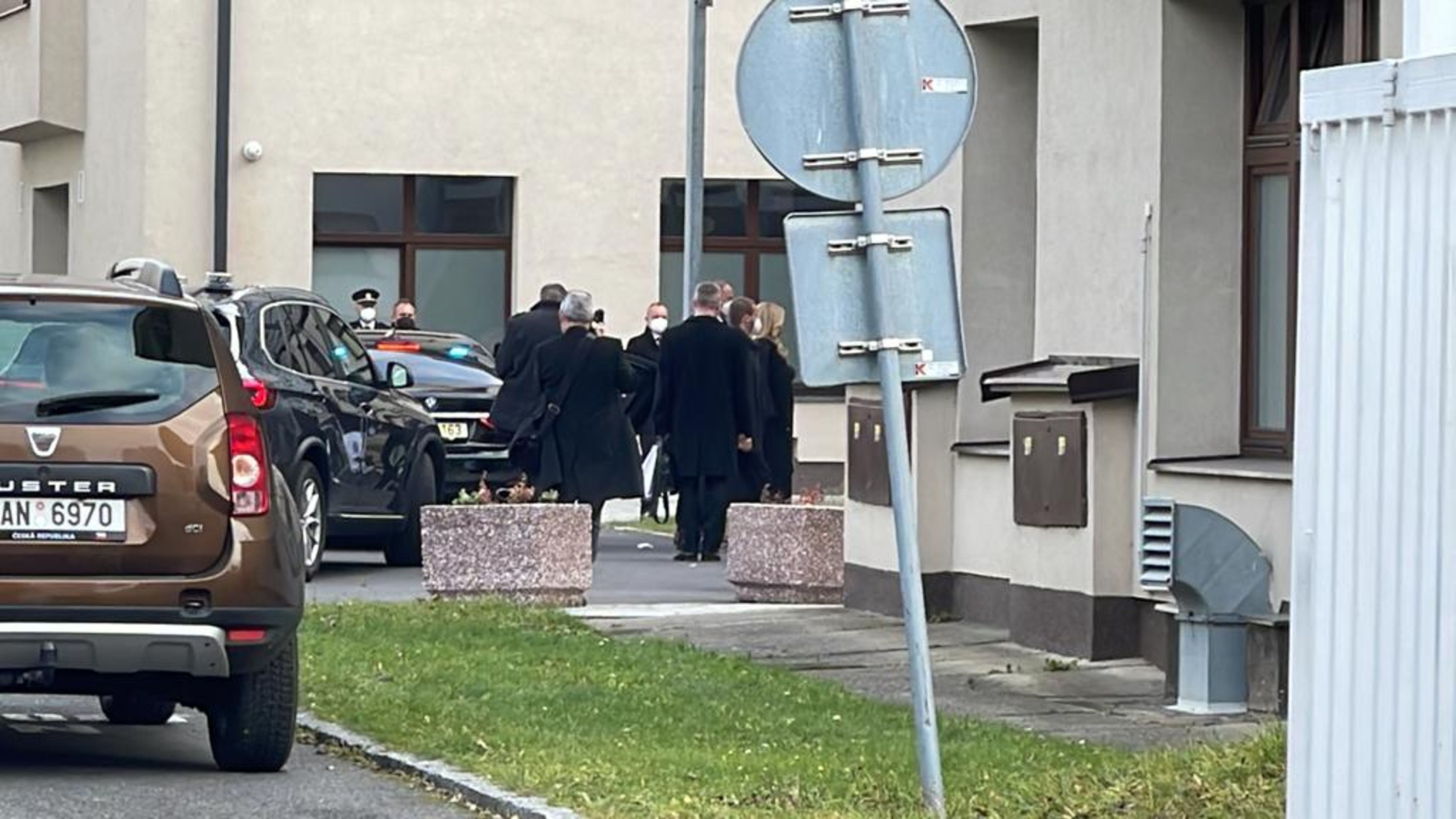 Návštěva slovenské prezidentky Čaputové v nemocnici (1) - Návštěva slovenské prezidentky Čaputové u Zemana v nemocnici (13/14)