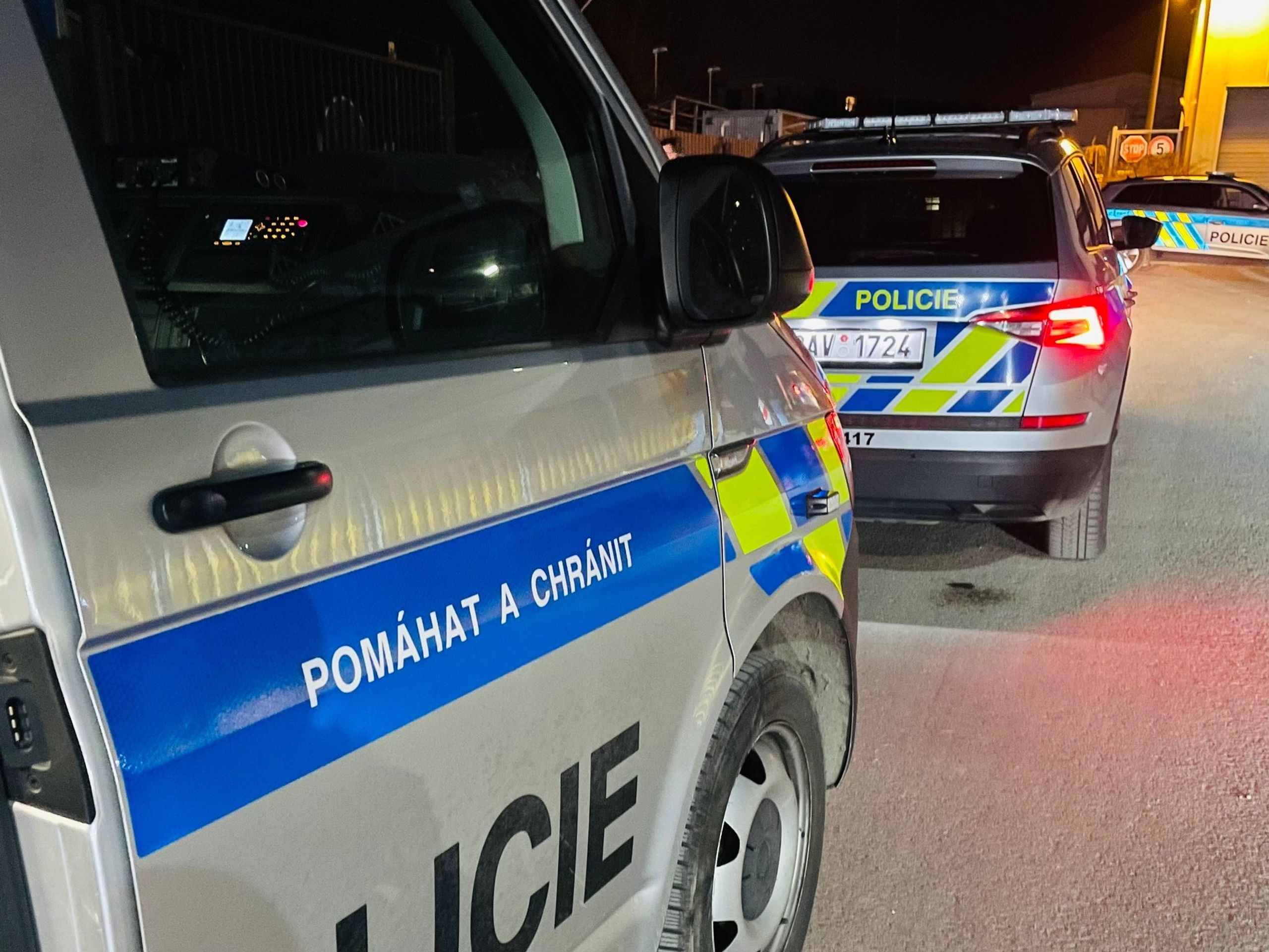 Policie postřelila agresivní muže v Praze - Zásah v Praze (7/8)