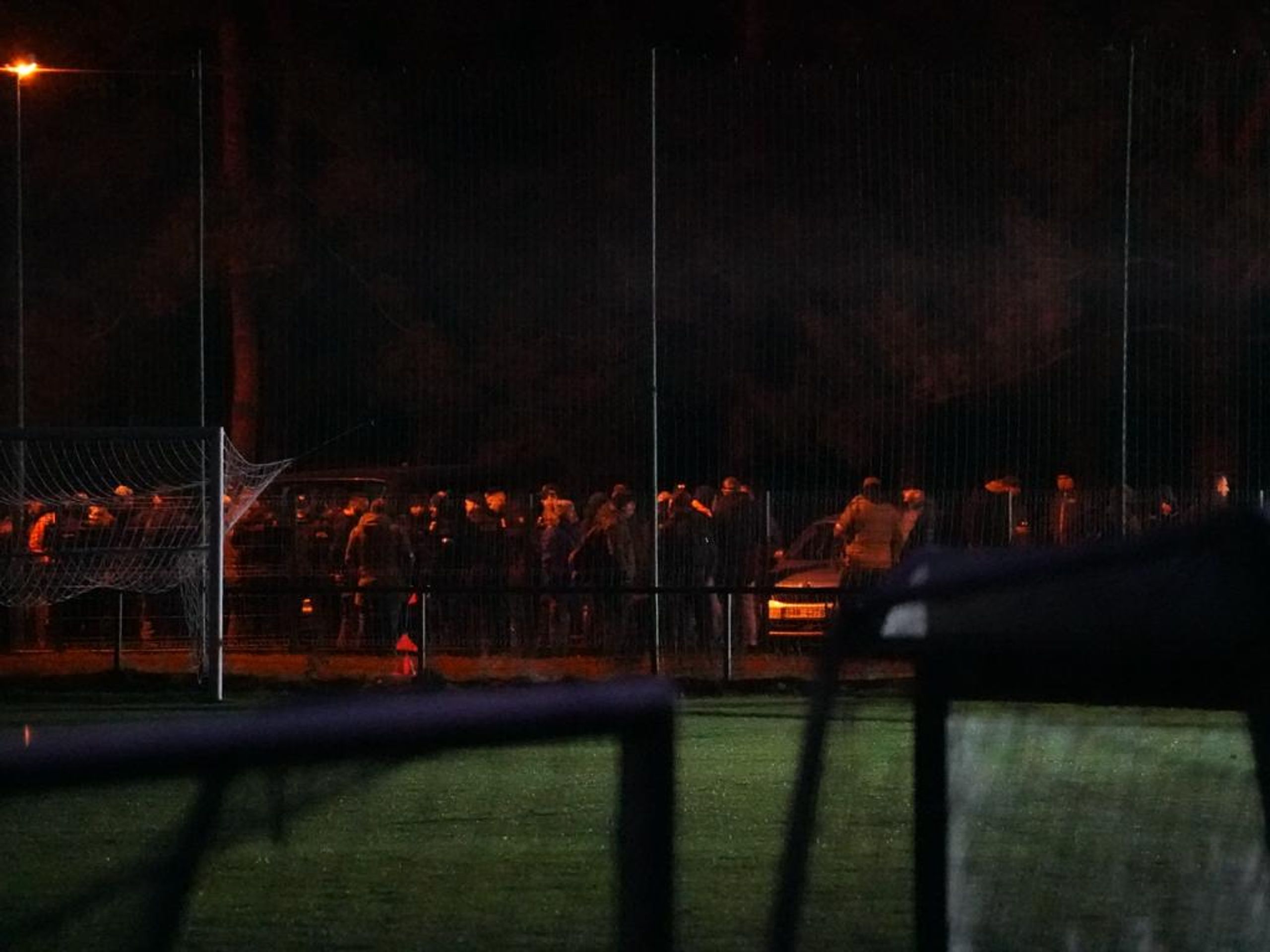 Přes 100 pražských policistů se chystá pročesávat Klánovický les (6) - Pátrací akce v Klánovickém lese (24/33)