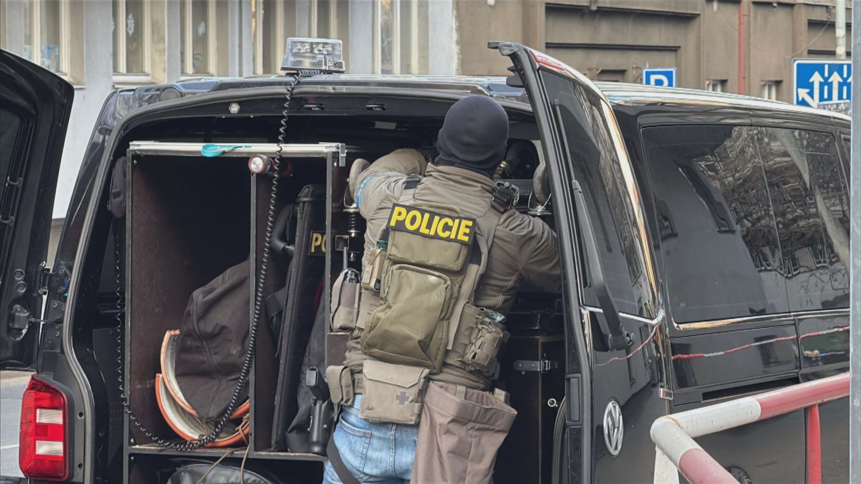 Policie zasahuje v hotelu na pražském Smíchově - Policie zasahuje v hotelu na pražském Smíchově (5/7)