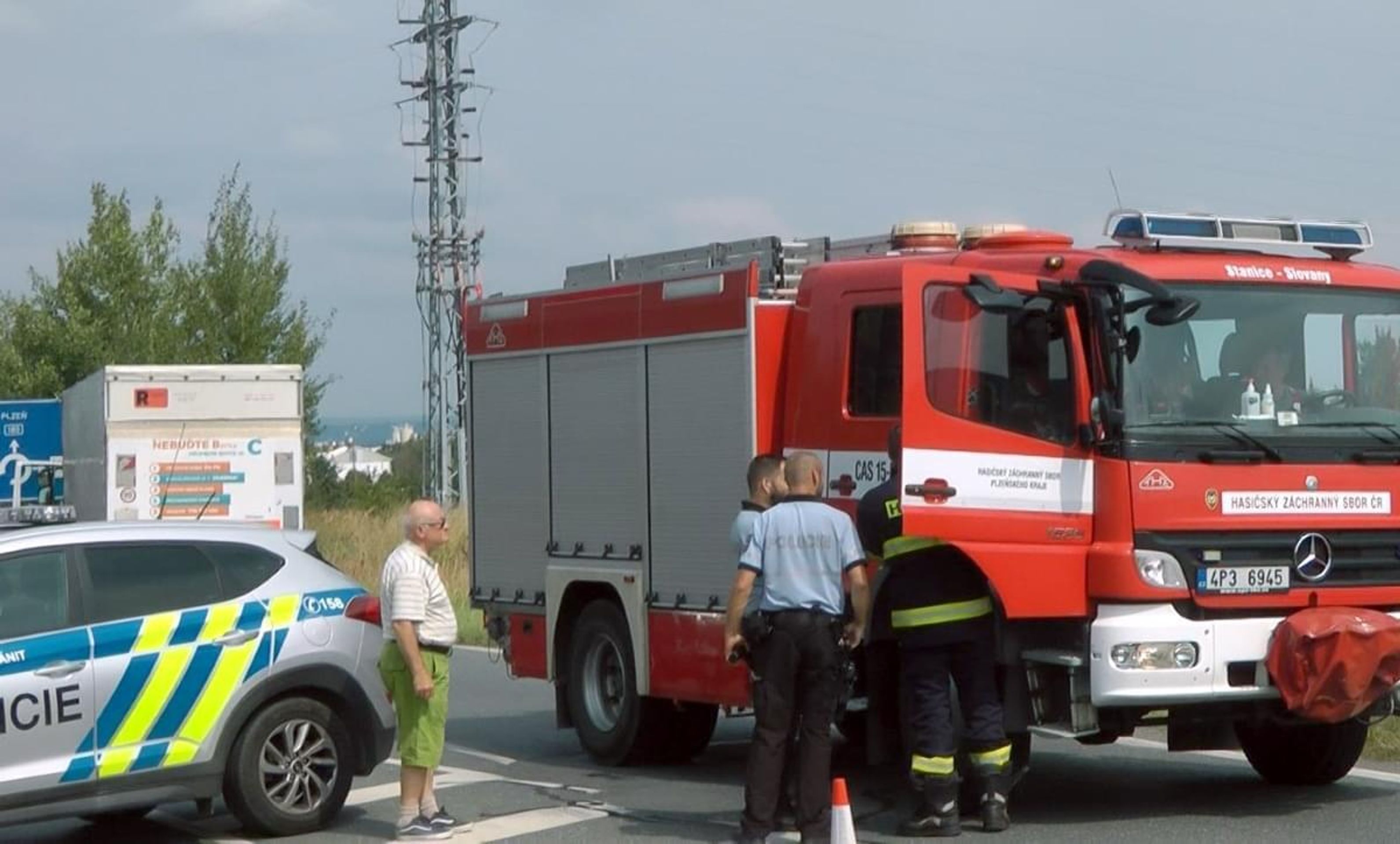 Srážka naklaďáku s dívkou na Plzeňsku - 4 - GALERIE: Náklaďák srazil mladou dívku (1/4)