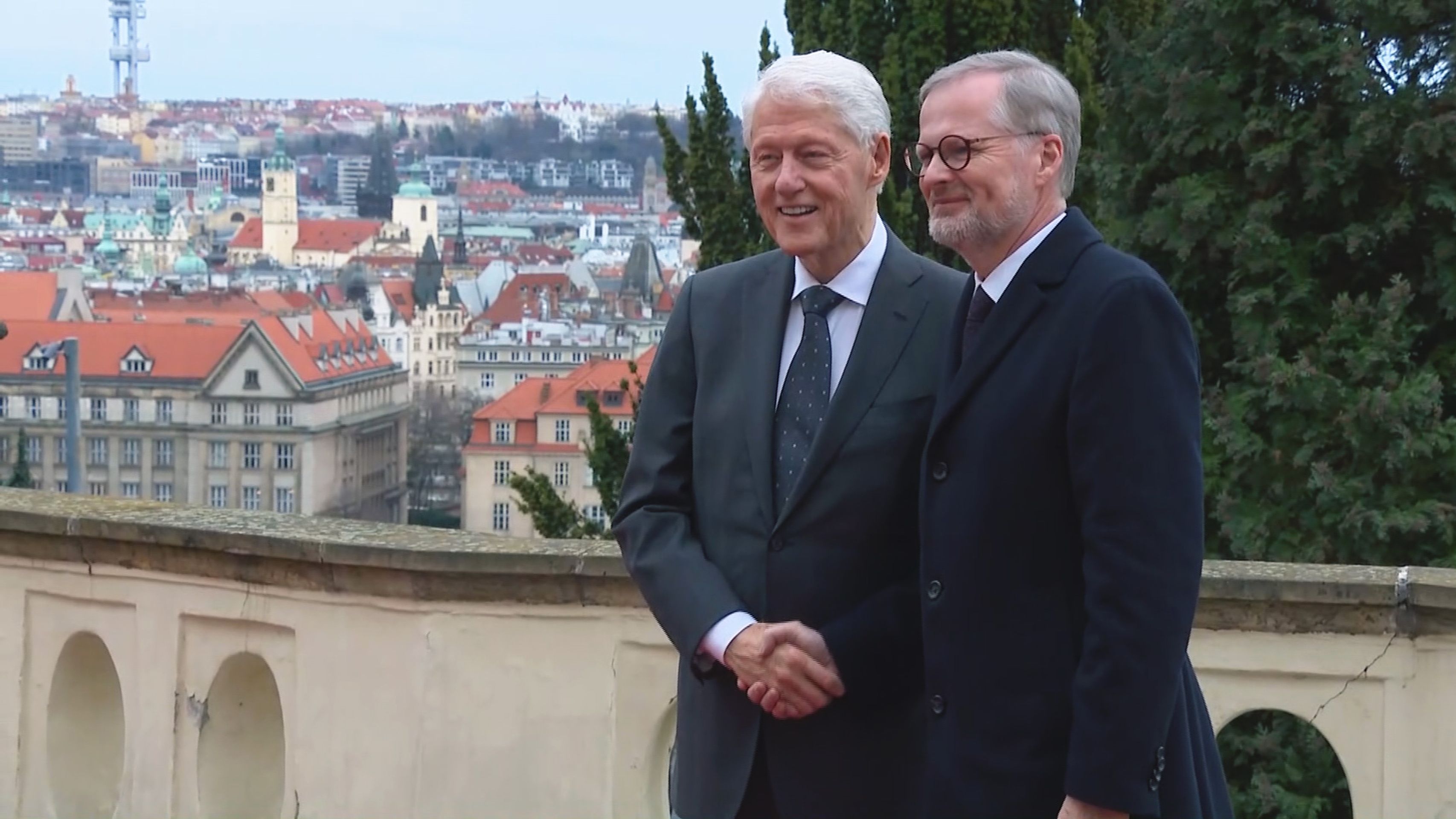 Bill Clinton a Petr Fiala - Bill Clinton v Praze (7/9)