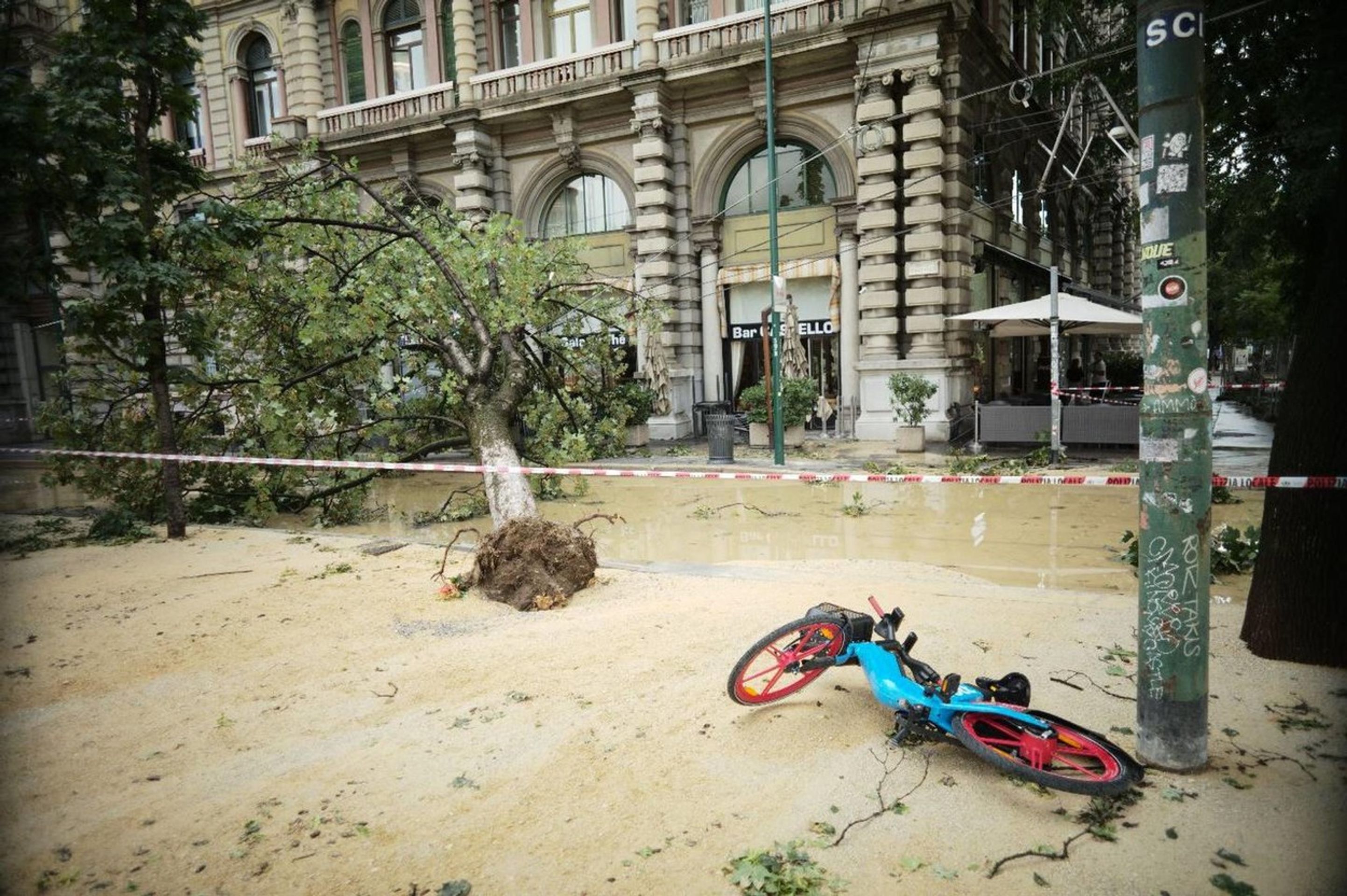 Následky bouře v Itálii - Jihem Evropy se prohnaly ničivé bouřky (4/4)