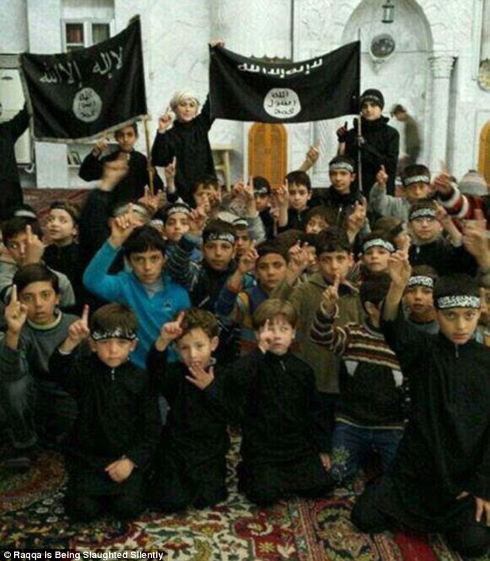 ISIS - GALERIE: Škola teoristů ISIS v Raqqa v Sýrii (1/8)
