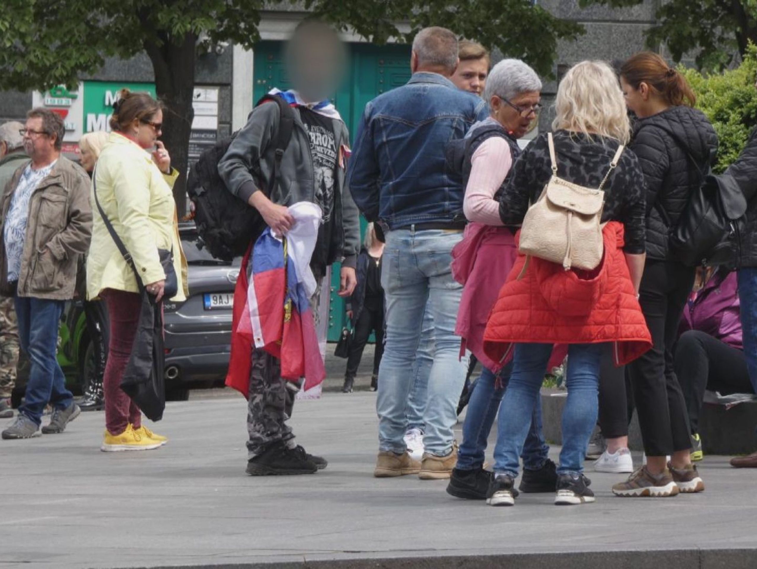 Policie zadržela muže na Václavském náměstí - Demonstrace v Praze (5/6)