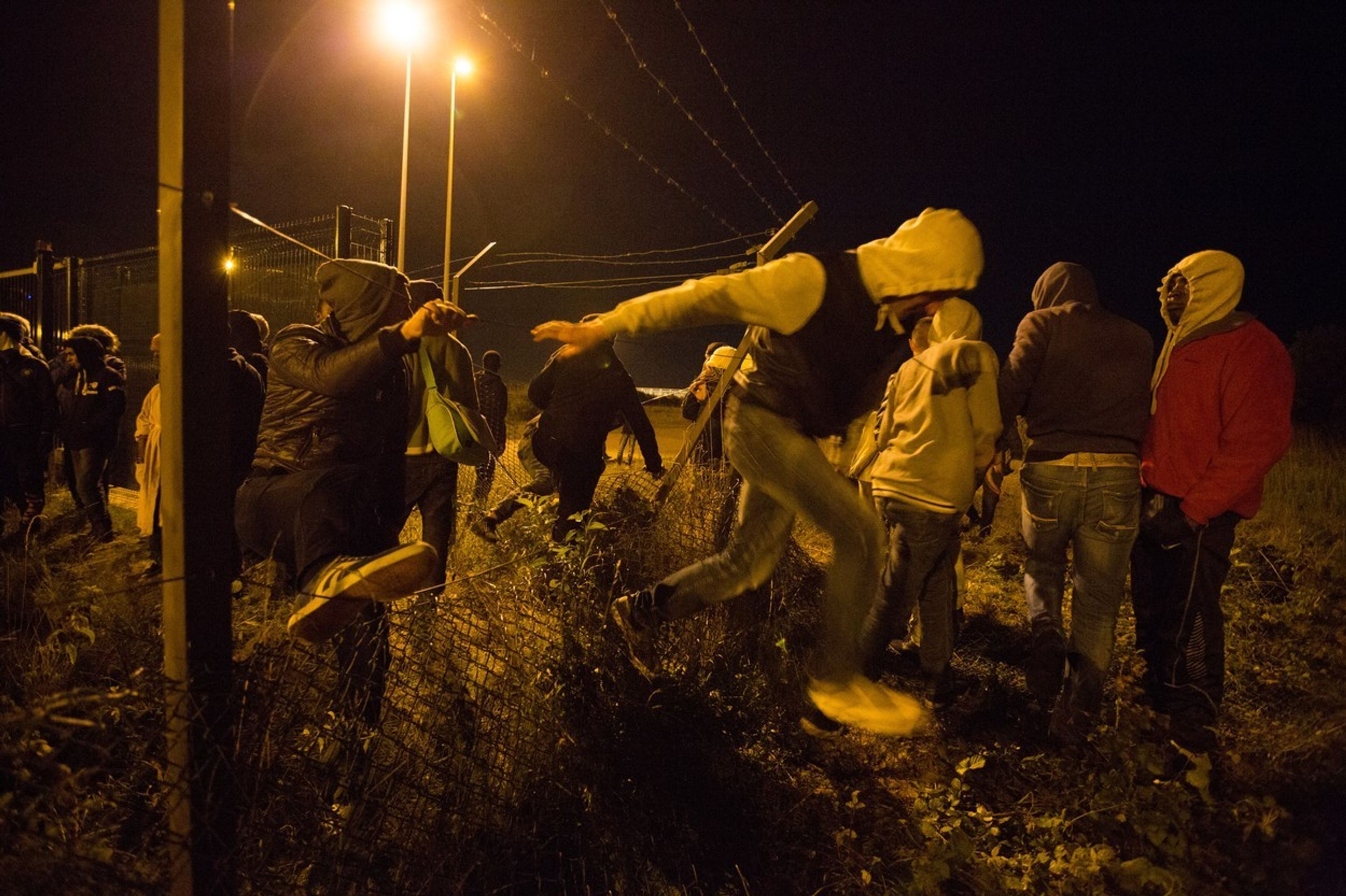 Nebezpečí ve francouzském přístavním městečku Calais - 1 - GALERIE: Nebezpečí ve francouzském přístavním městečku Calais (8/9)