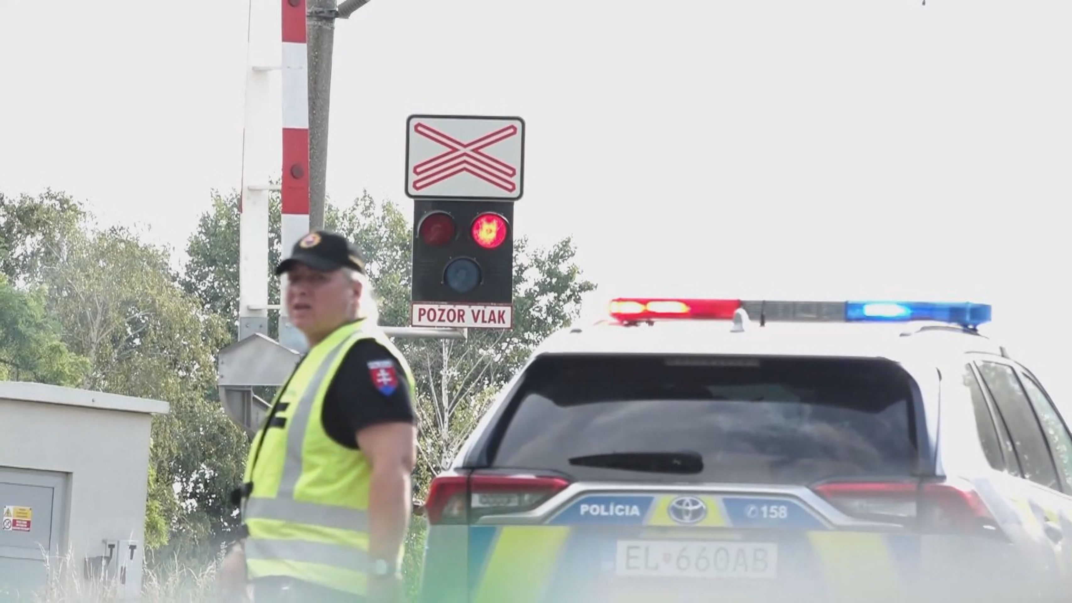 Srážku vlaku a autobusu na Slovensku - Srážku vlaku a autobusu na jihu Slovenska (7/11)