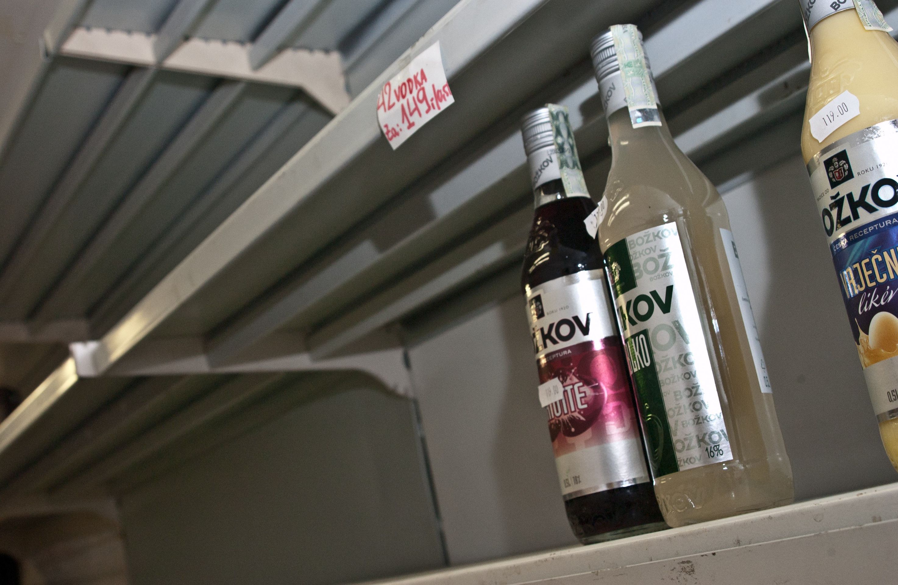 Prodejny stahují alkohol z pultů - 1 - Obchody stahují alkohol z regálů (15/15)