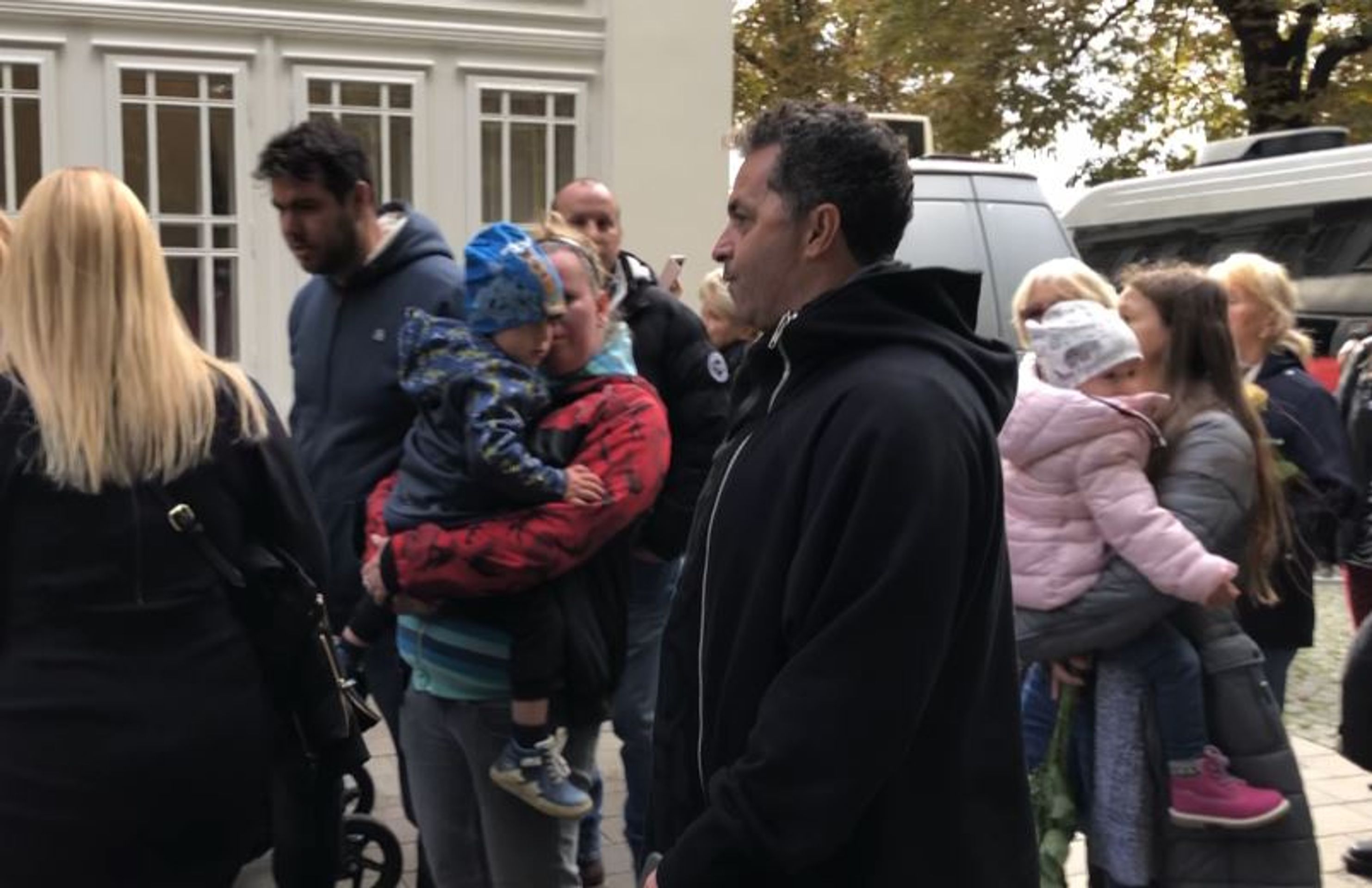 Martin Dejdar na pohřbu Karla Gotta - GALERIE: Známe osobnosti se loučí s Karlem Gottem (5/5)