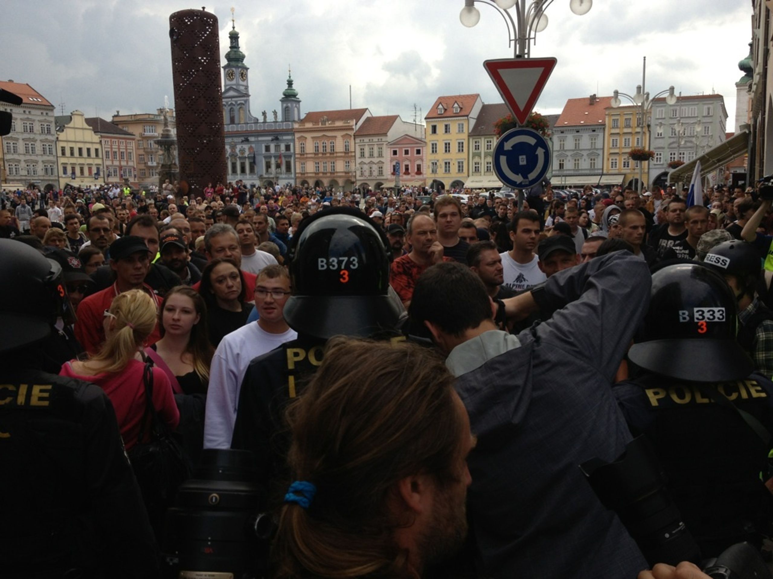 Demonstrace v Budějovicích - 8 - GALERIE: Nepokoje v Českých Budějovicích (6/13)