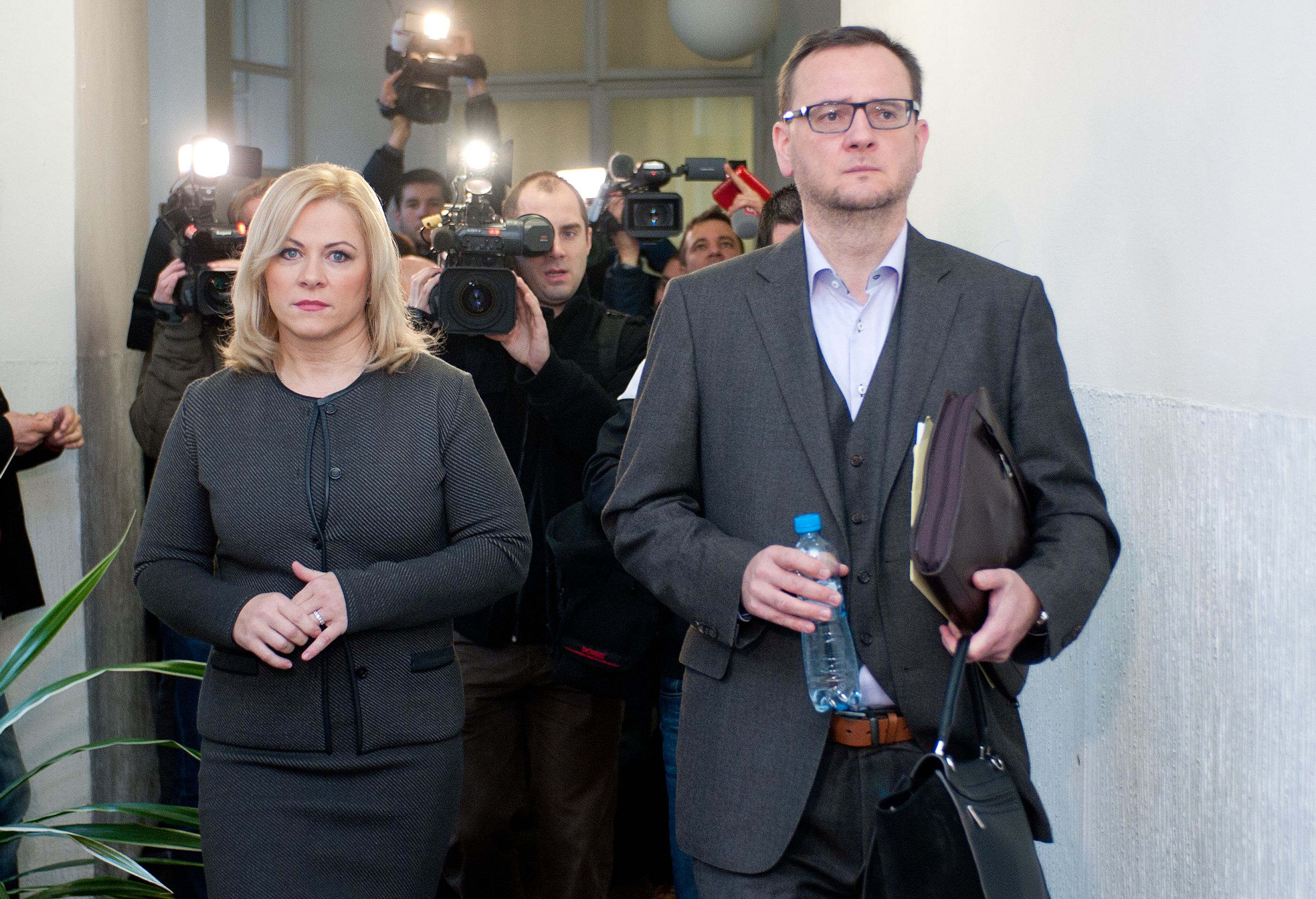 Jana Nečasová u soudu - Jana Nečasová a Petr Nečas (7/7)