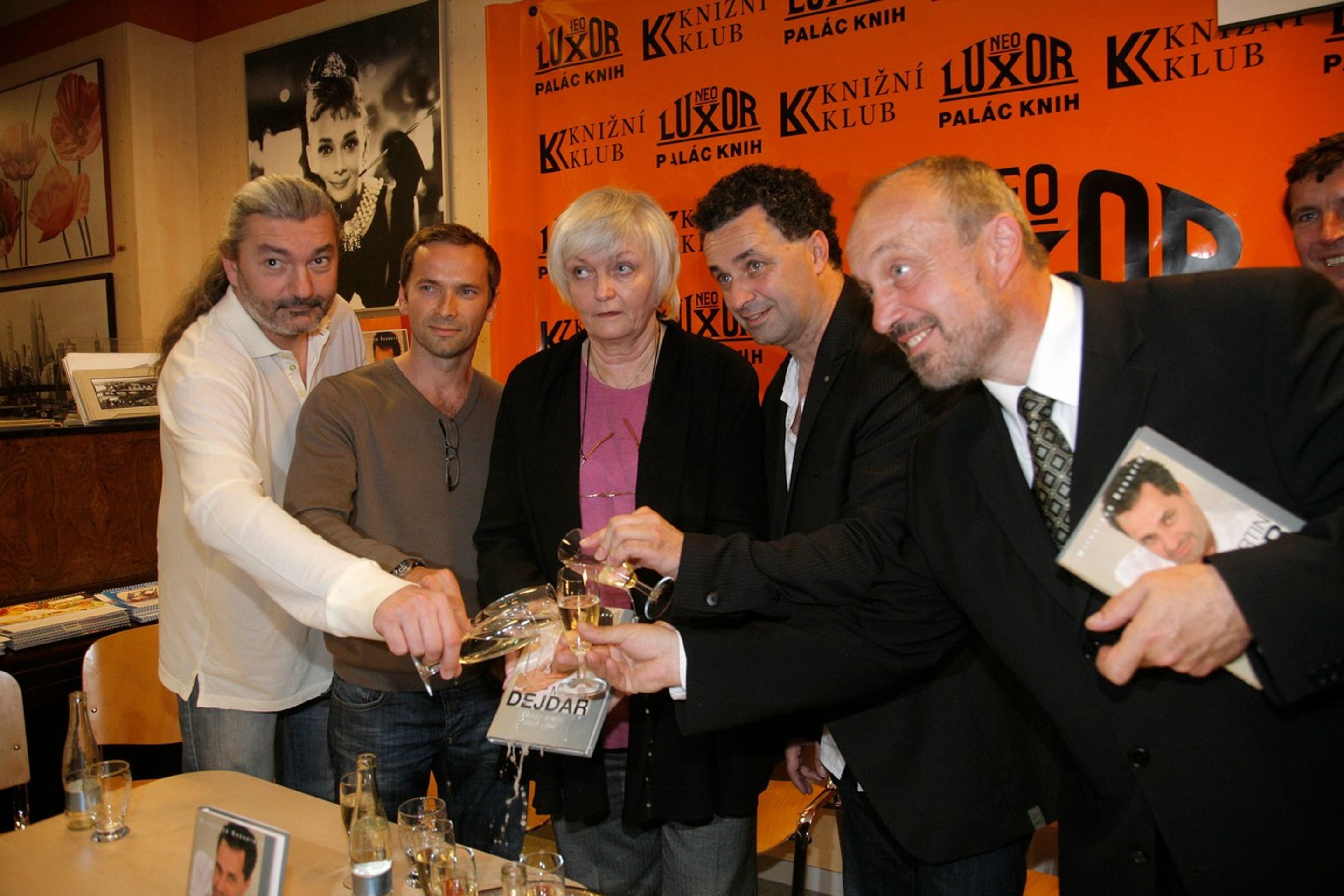 Krest knihy Miroslavy Besserove v roce 2010 - GALERIE: Miroslava Besserová (1/4)