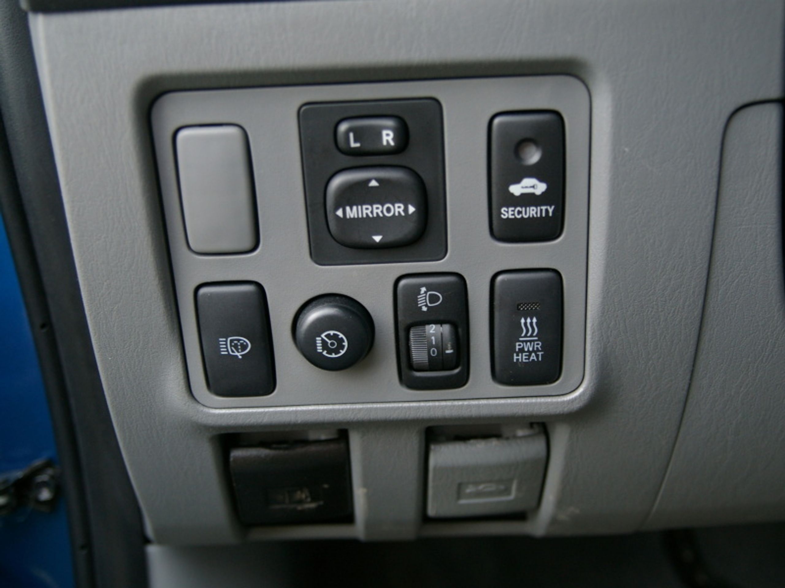 Toyota Hilux - GALERIE Toyota Hilux (5/7)