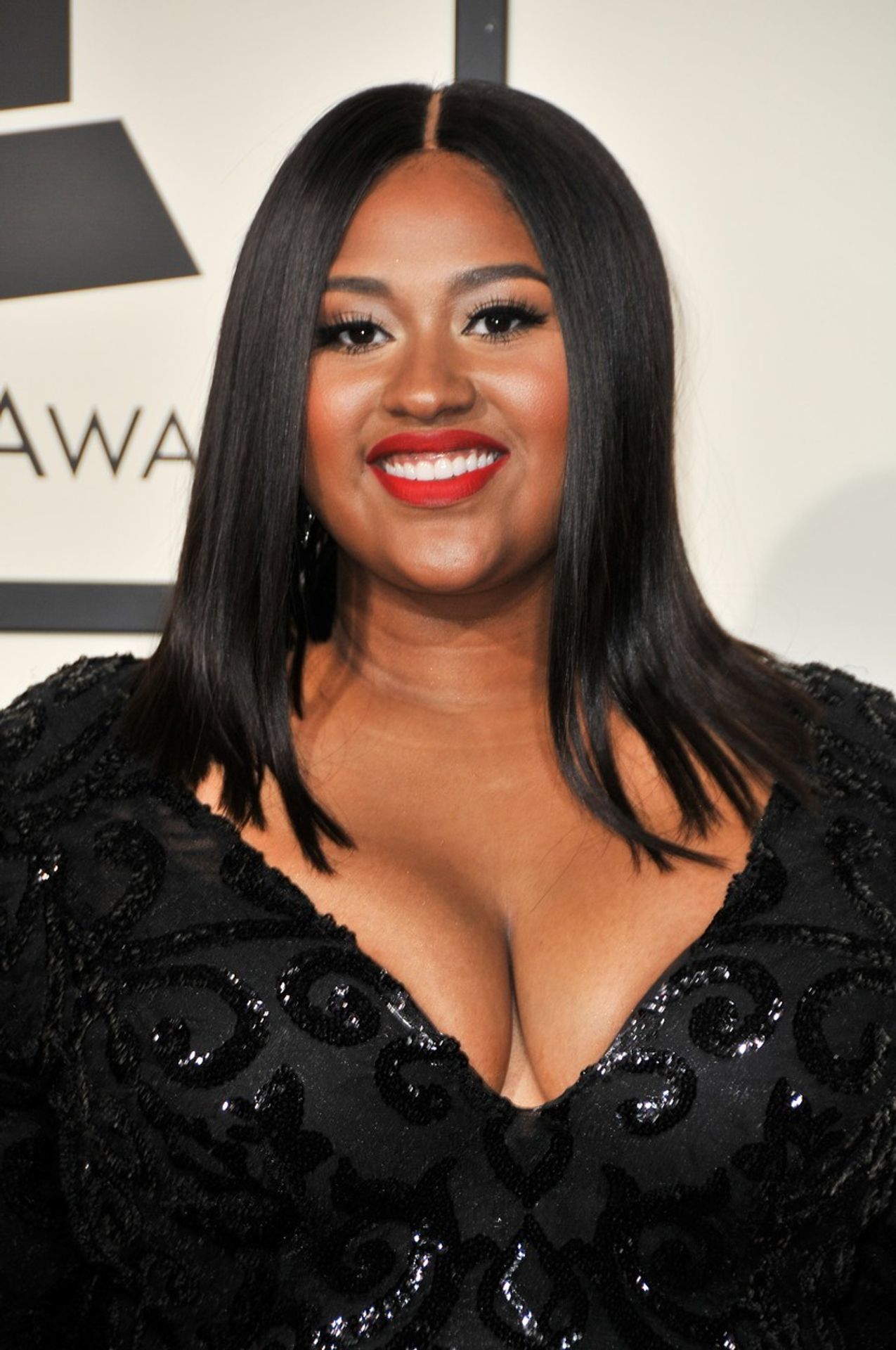Nejlepší dekolty z Grammy Awards 2016 - Jazmine Sullivan - GALERIE: Nejlepší dekolty z Grammy Awards 2016 (6/7)