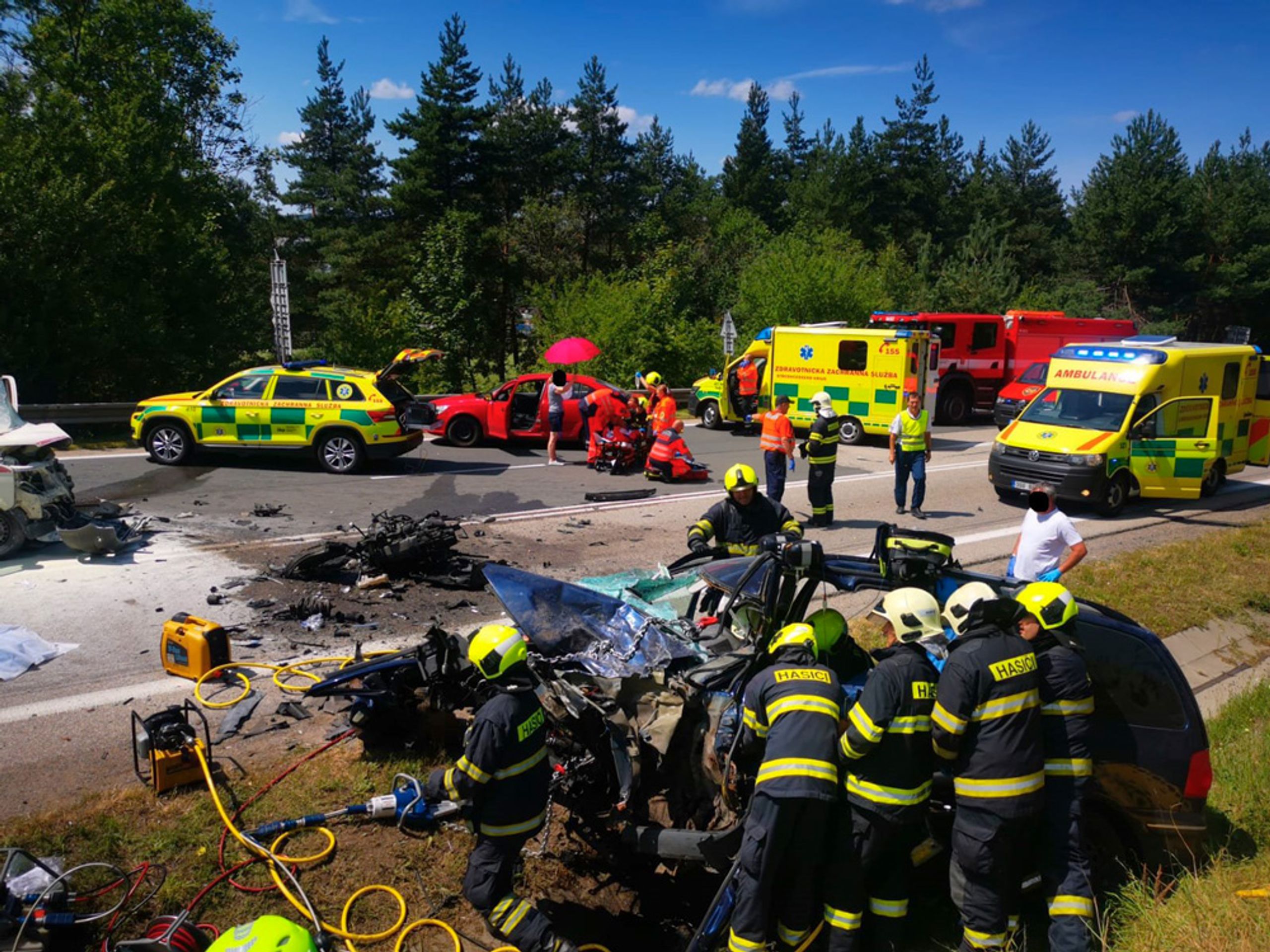 Dopravní nehoda u Votic (4) - Tragická dopravní nehoda u Votic (1/4)