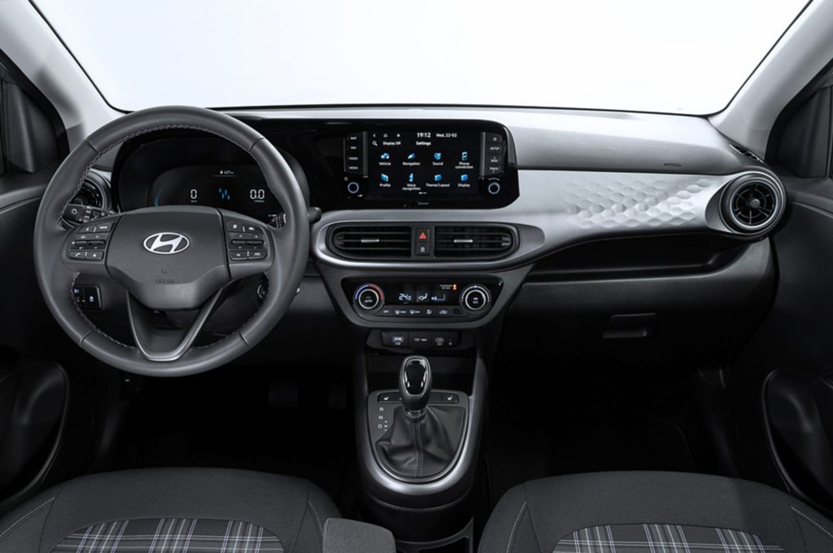 Hyundai i10 po faceliftu - Hyundai představuje facelift i10 (7/12)