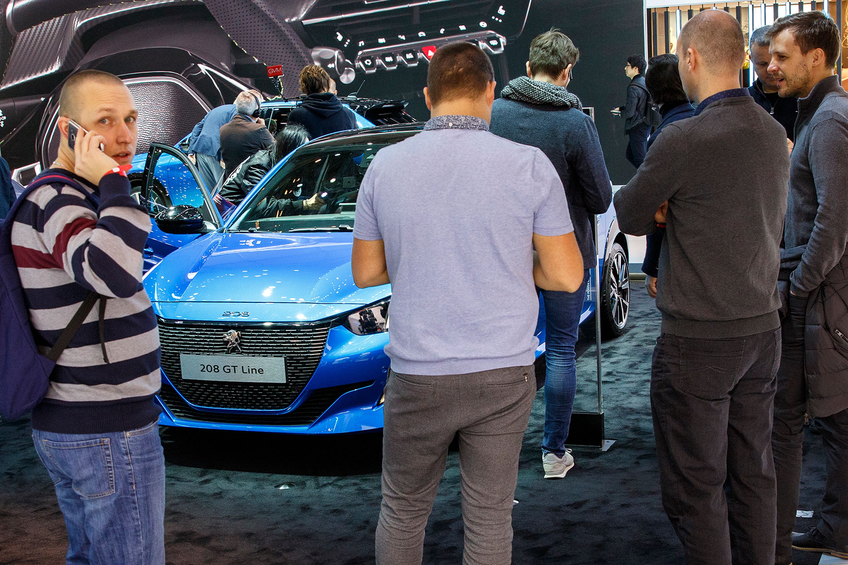 Peugeot v Ženevě - 44 - Fotogalerie: Peugeot 208 hvězdou v Ženevě (6/9)