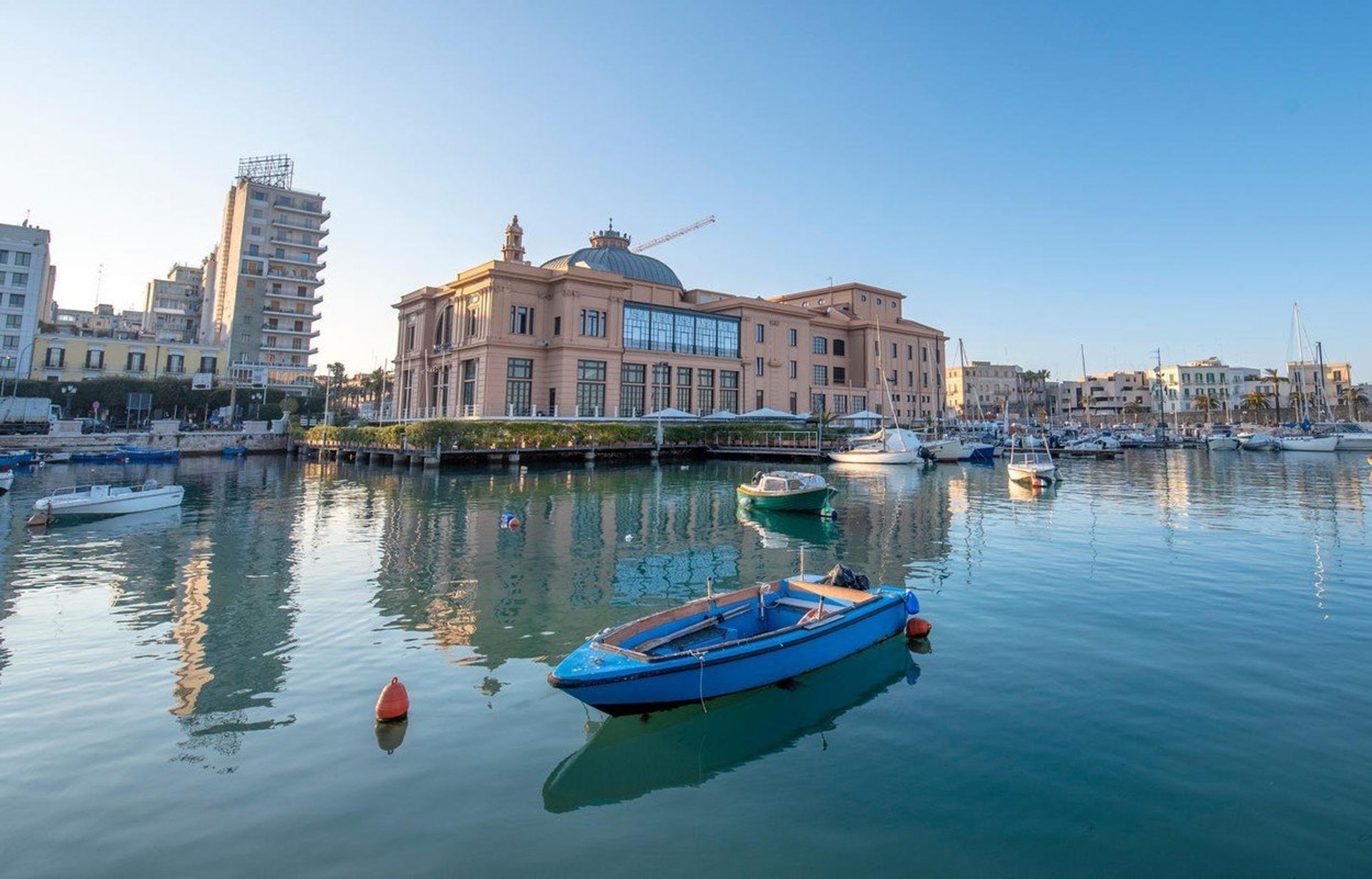 Nejlepší evropské destinace pro rok 2019 - Bari, Itálie - divadlo Teatro Margherita - GALERIE: Nejlepší evropské destinace pro rok 2019 (1/9)