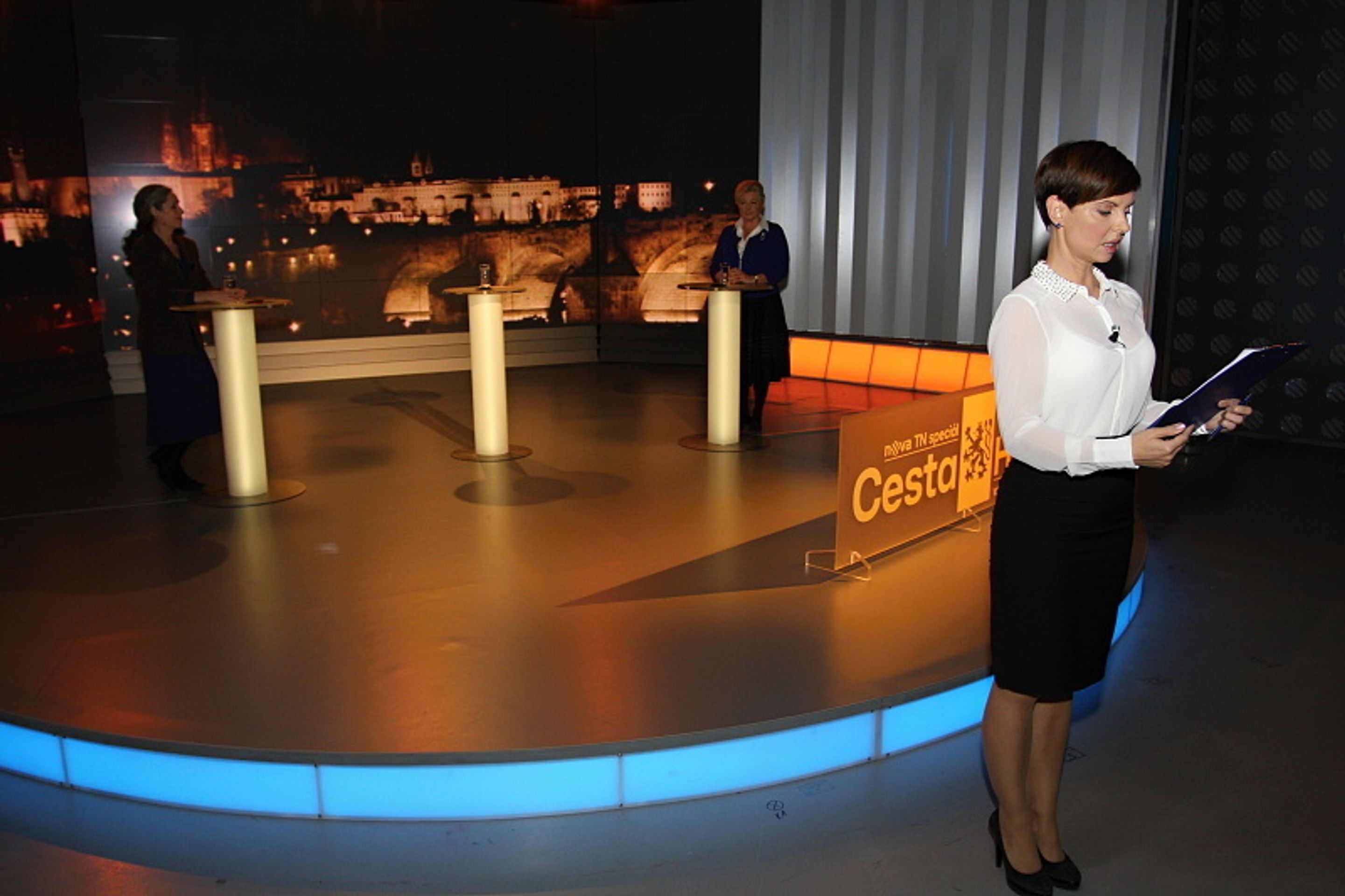 Debata Roithová a Fischerová - 2 - Galerie: Táňa Fischerová a Zuzana Roithová na Nově (18/19)