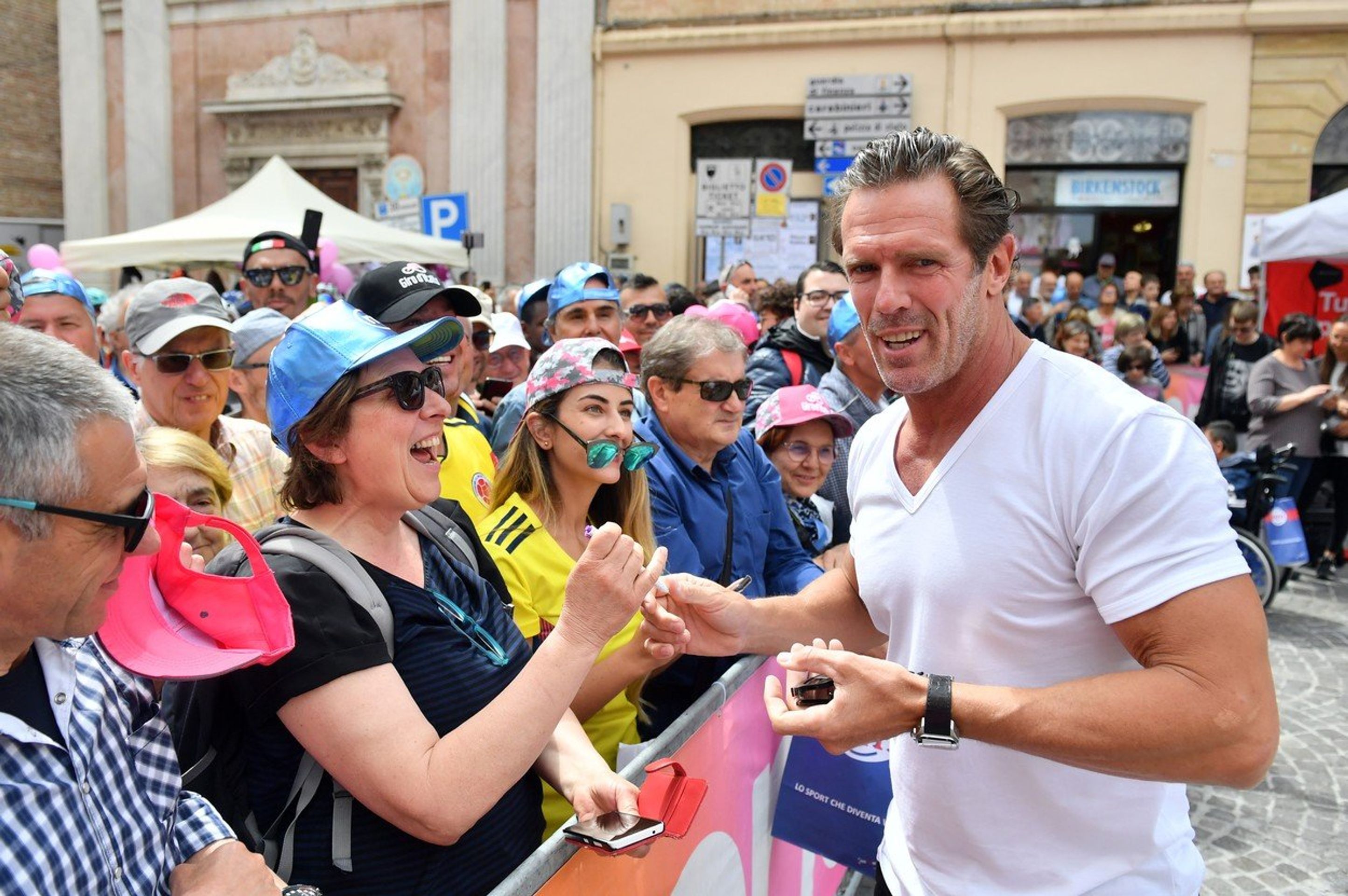 Mario Cipollini - GALERIE: Legendární cyklista Mario Cipollini míří k soudu (4/4)